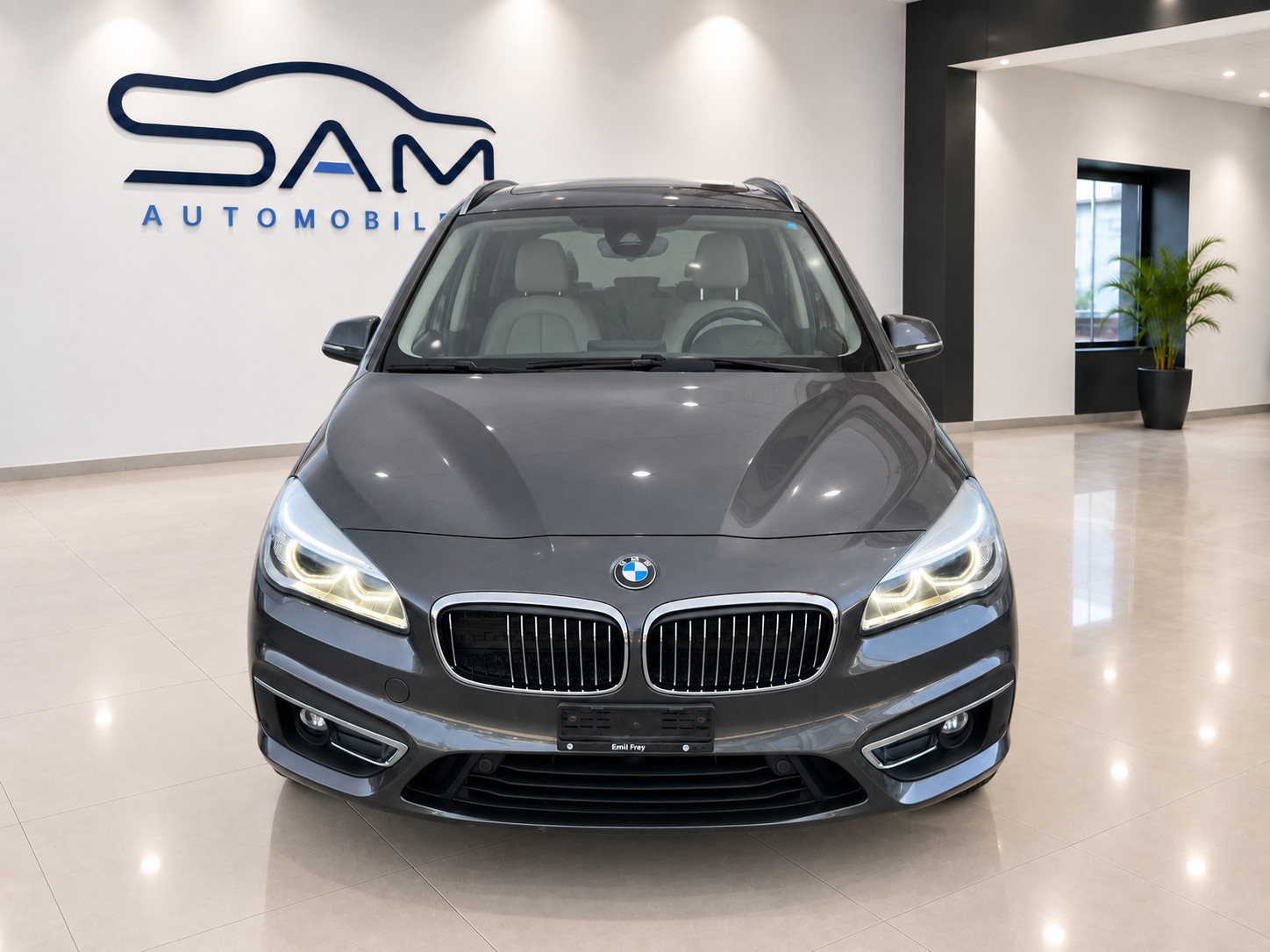 BMW 220d xDrive Gran Tourer Steptronic-image-1