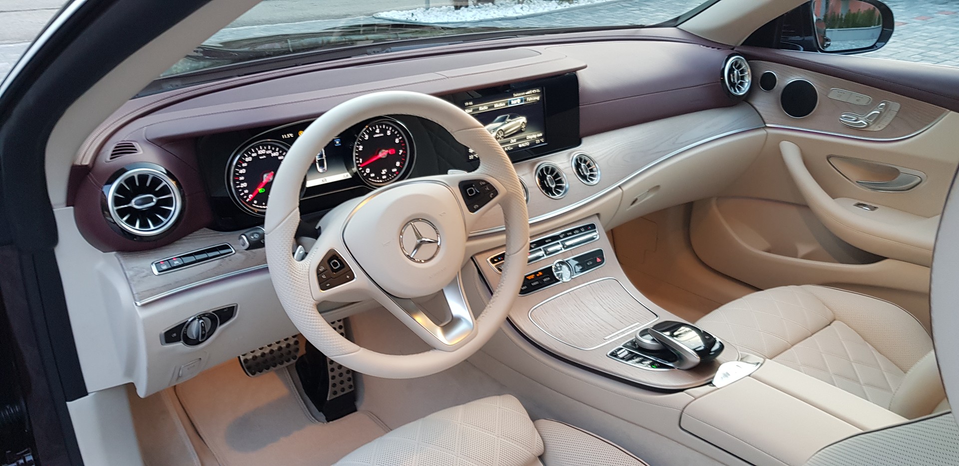 MERCEDES-BENZ Mercedes Benz E200-image-3