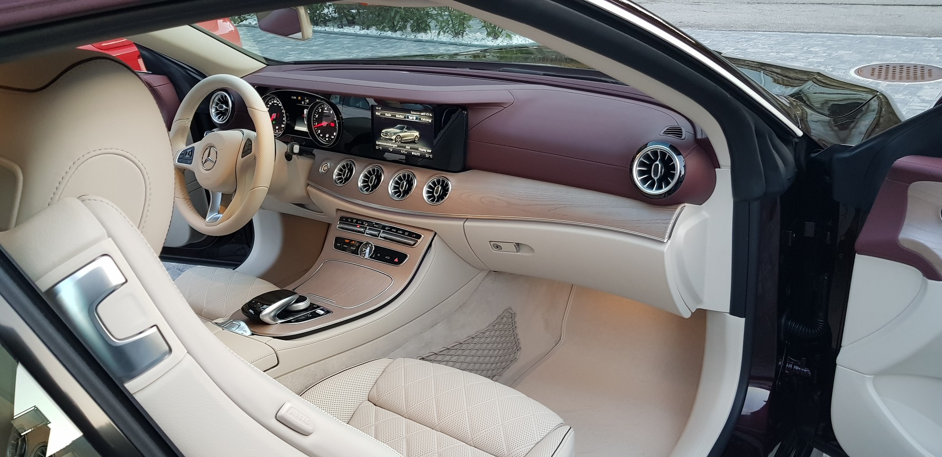 MERCEDES-BENZ Mercedes Benz E200-image-4