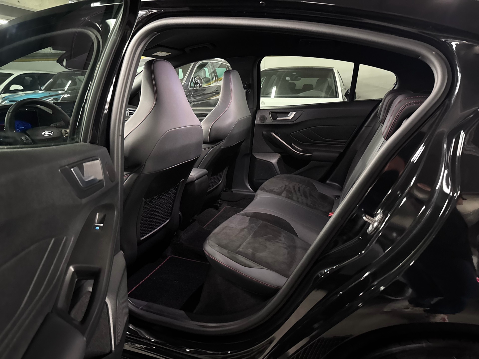 FORD Focus 2.3 ST X-image-10