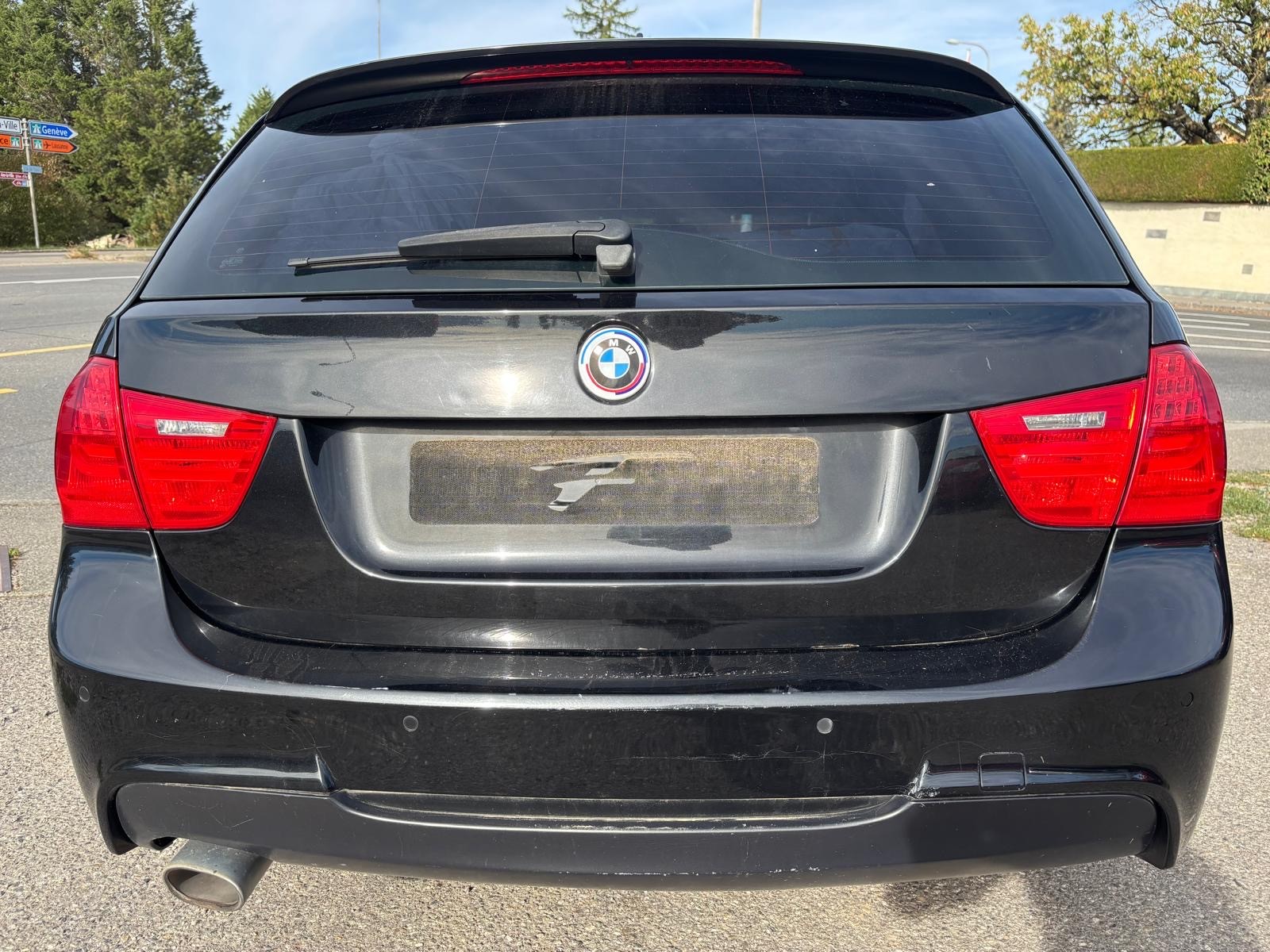 BMW 320d xDrive Touring Steptronic-image-4
