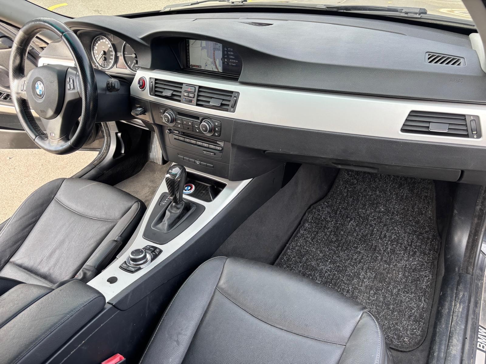 BMW 320d xDrive Touring Steptronic-image-7