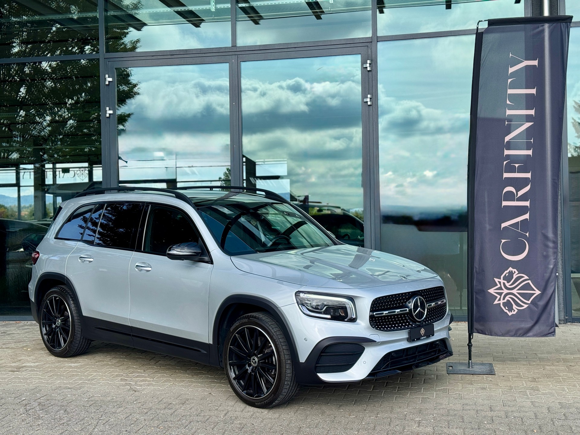 MERCEDES-BENZ GLB 250 4Matic AMG Line 8G-Tronic-image-0
