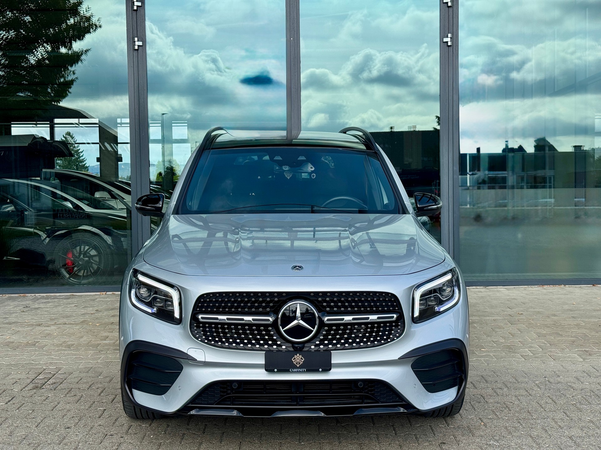 MERCEDES-BENZ GLB 250 4Matic AMG Line 8G-Tronic-image-1