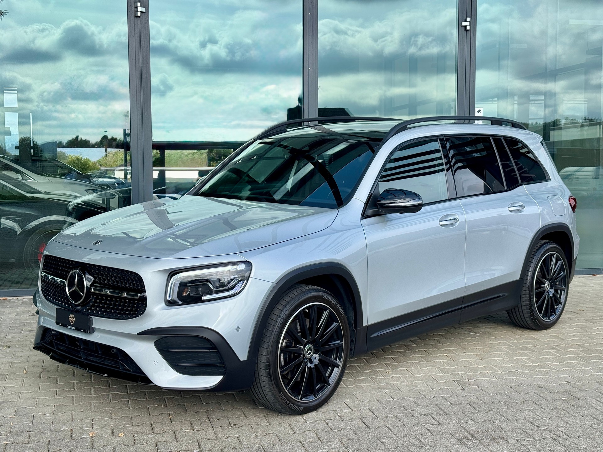 MERCEDES-BENZ GLB 250 4Matic AMG Line 8G-Tronic-image-2