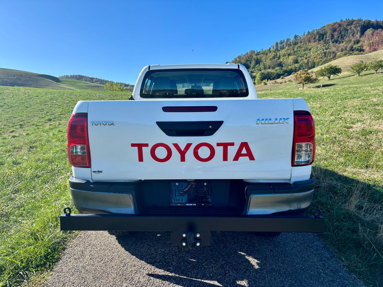 TOYOTA Hilux 2.4D-4D Luna Double Cab 4x4-image-3