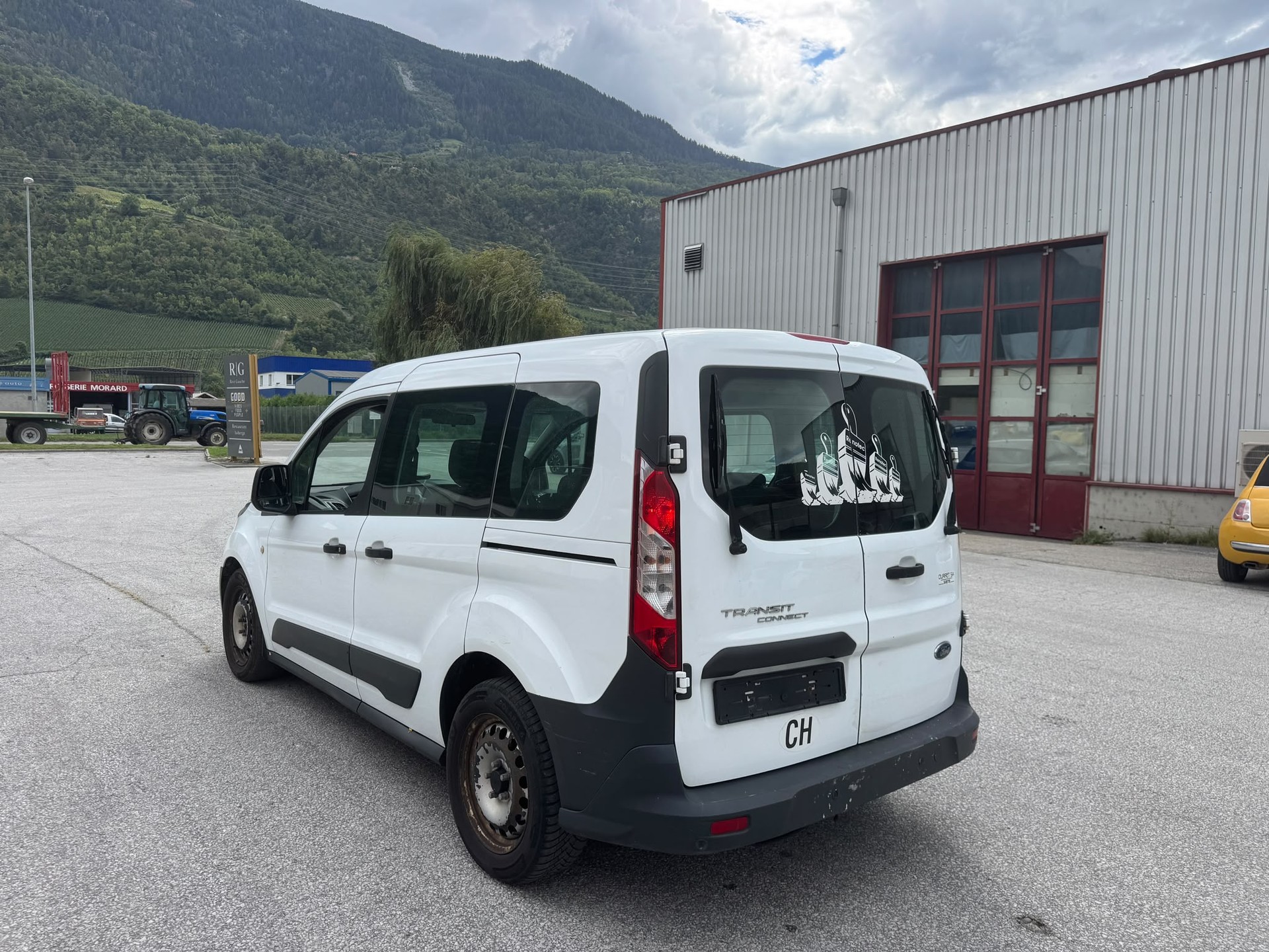 FORD Transit Connect Combi T220 1.5 TDCi Ambiente-image-3