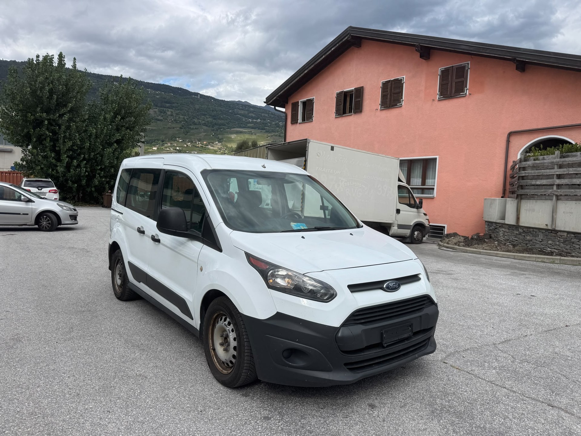 FORD Transit Connect Combi T220 1.5 TDCi Ambiente-image-1
