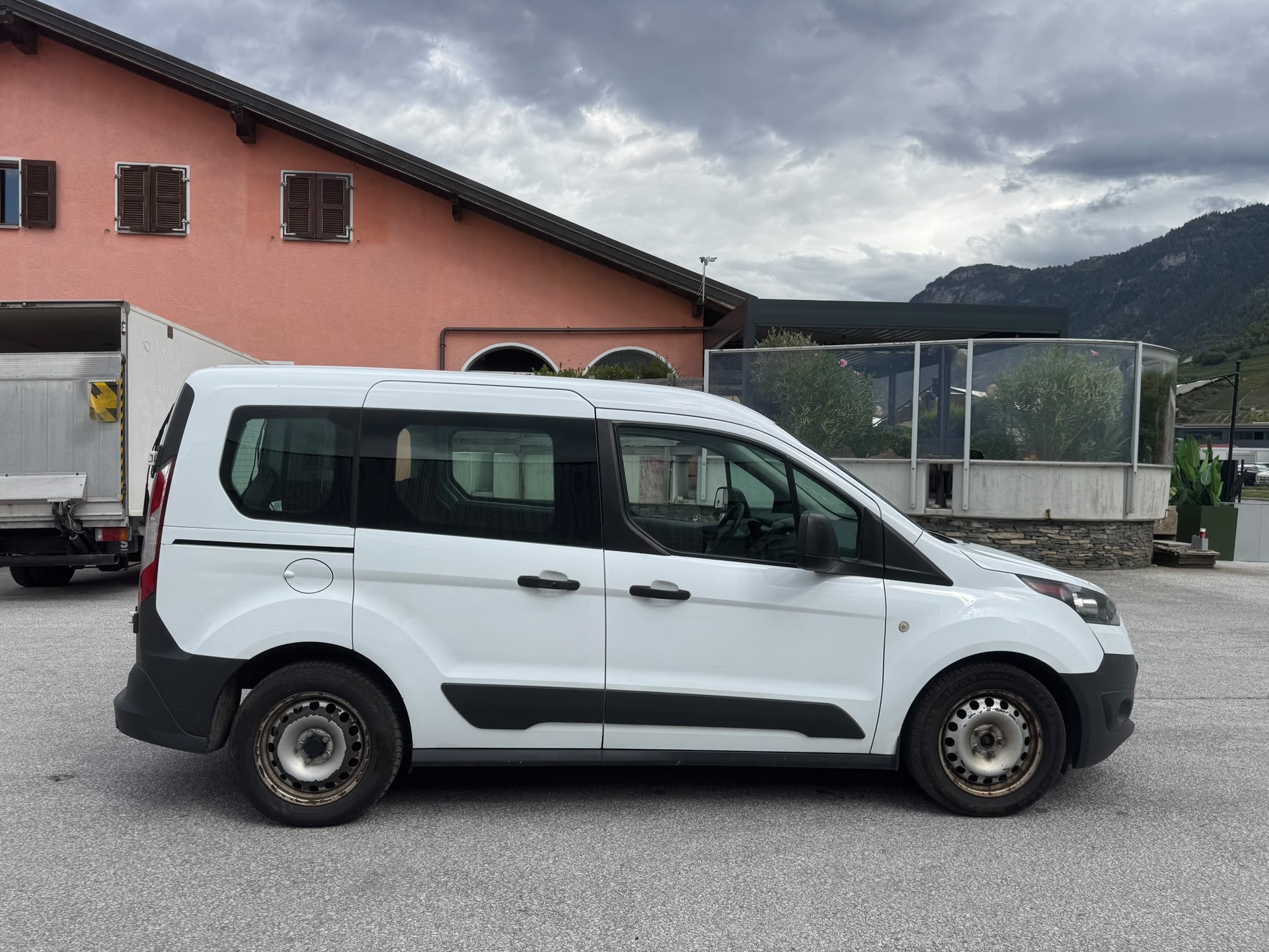FORD Transit Connect Combi T220 1.5 TDCi Ambiente-image-5