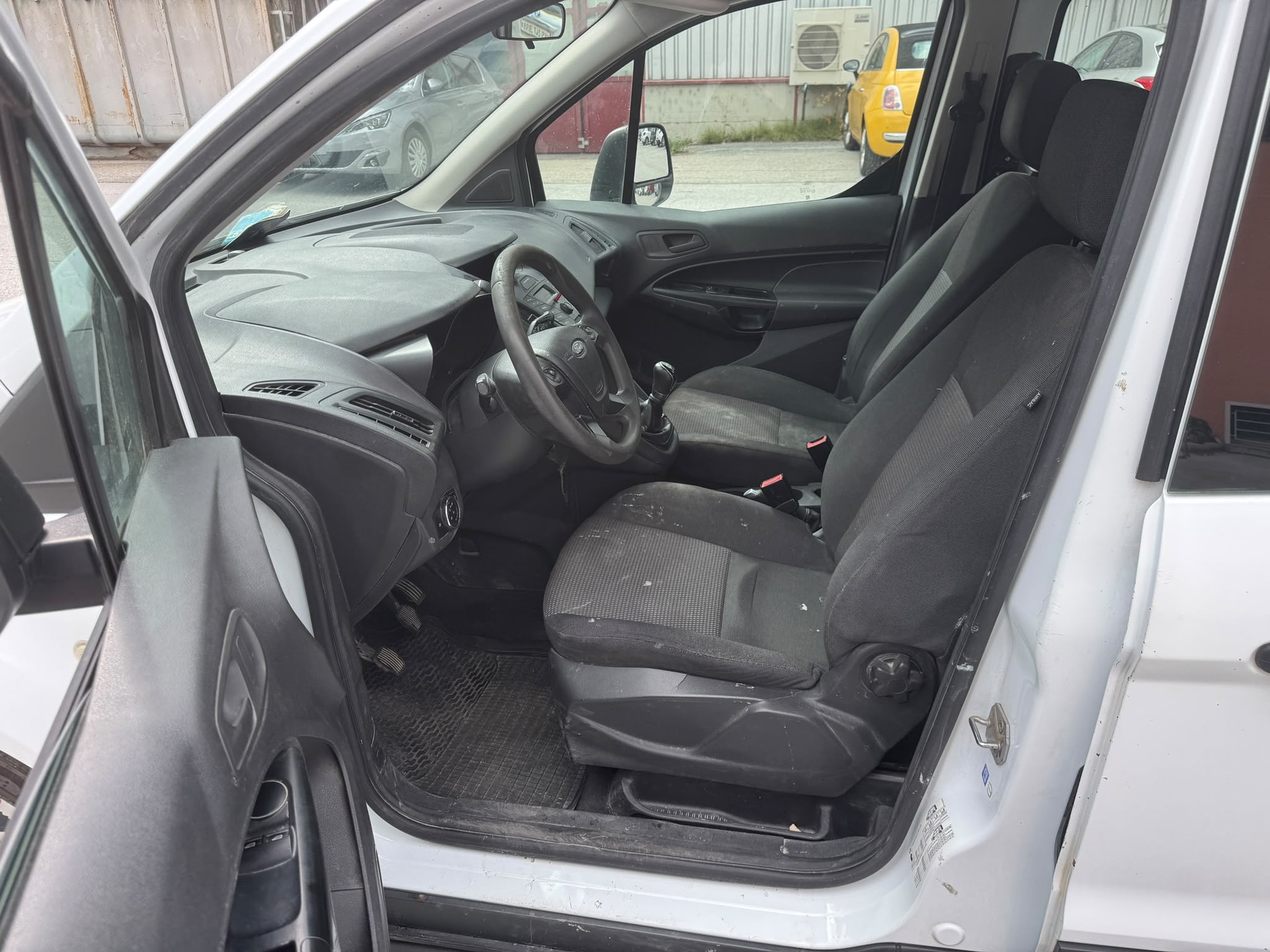 FORD Transit Connect Combi T220 1.5 TDCi Ambiente-image-8