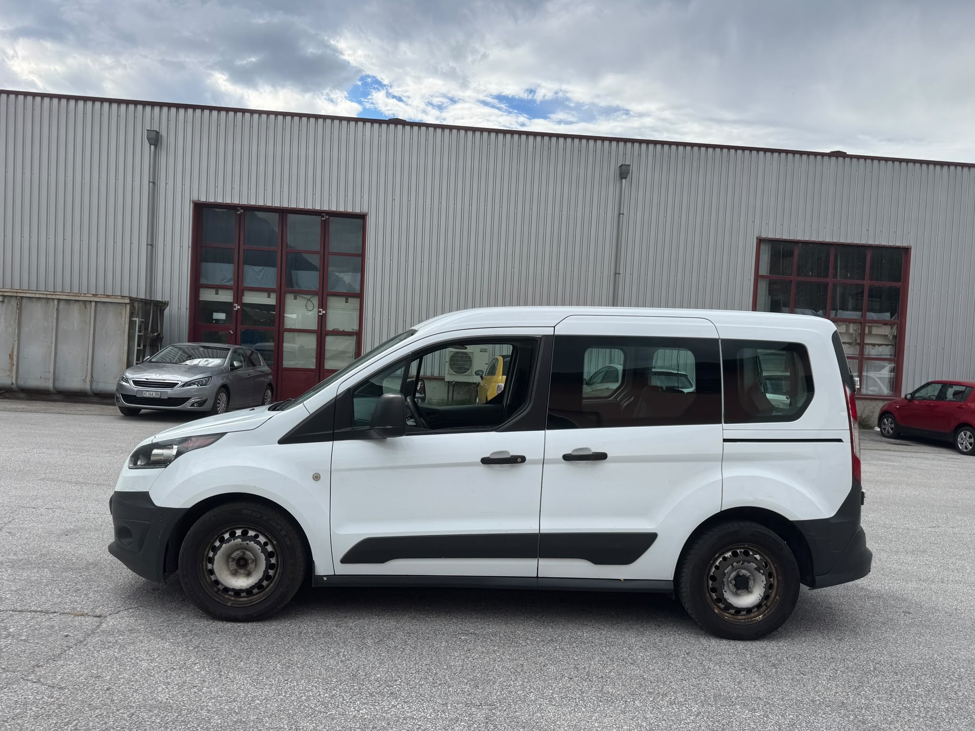 FORD Transit Connect Combi T220 1.5 TDCi Ambiente-image-6