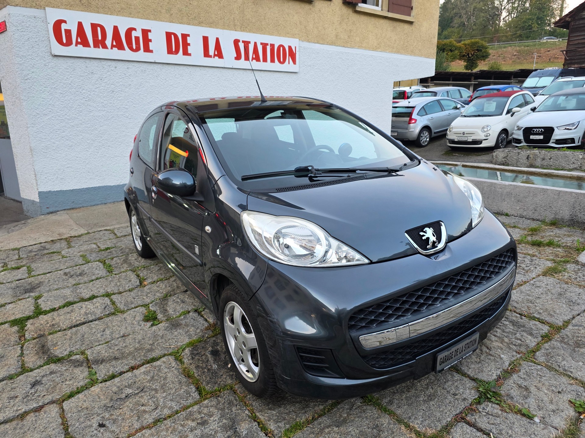 PEUGEOT 107 1.0 Swiss Edition-image-2