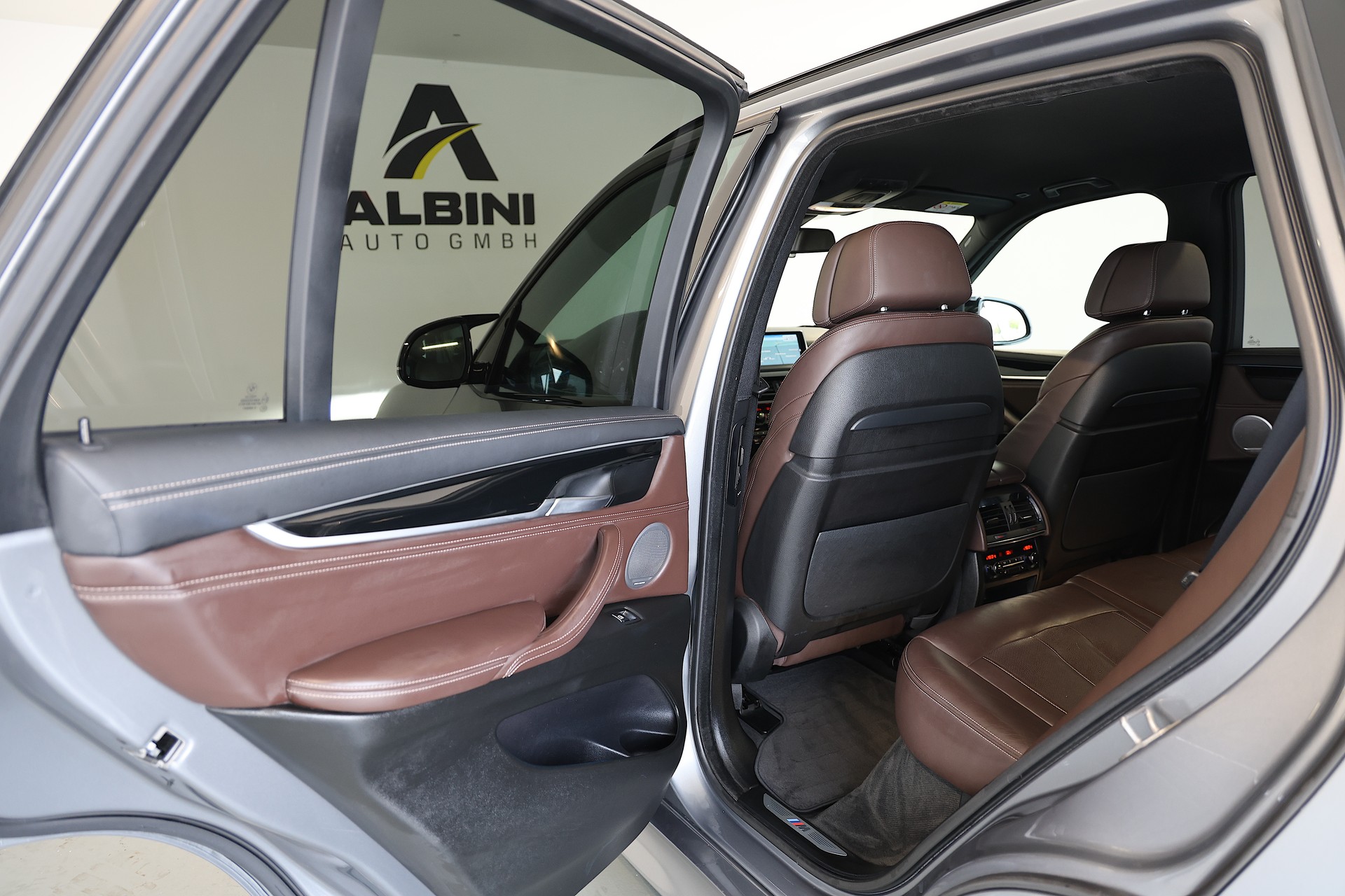BMW X5 50i xDrive SAG M-Sport-image-12