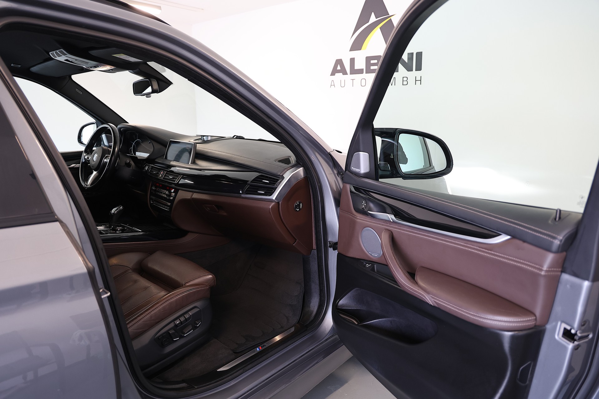 BMW X5 50i xDrive SAG M-Sport-image-9