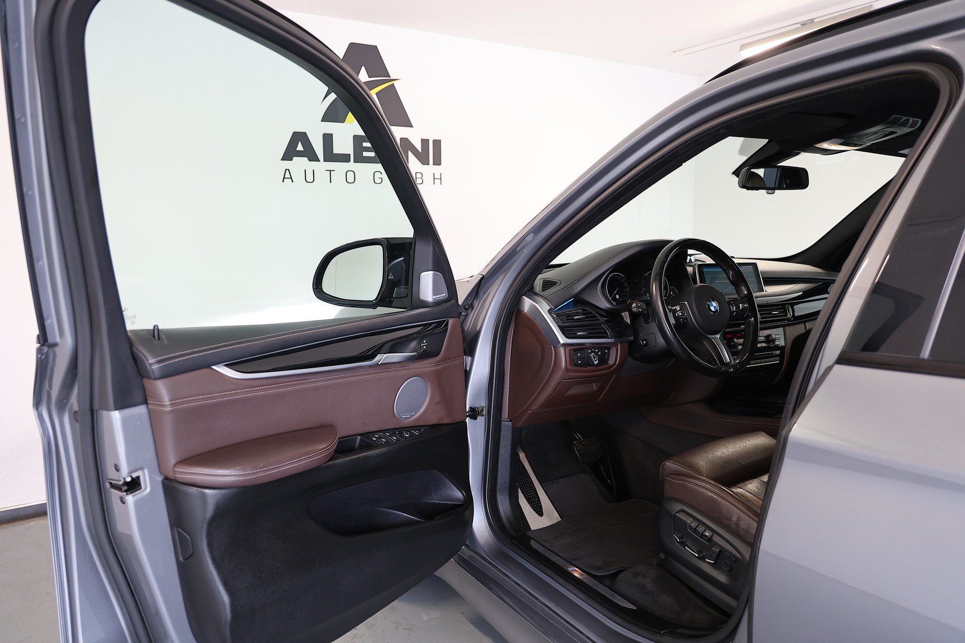 BMW X5 50i xDrive SAG M-Sport-image-4