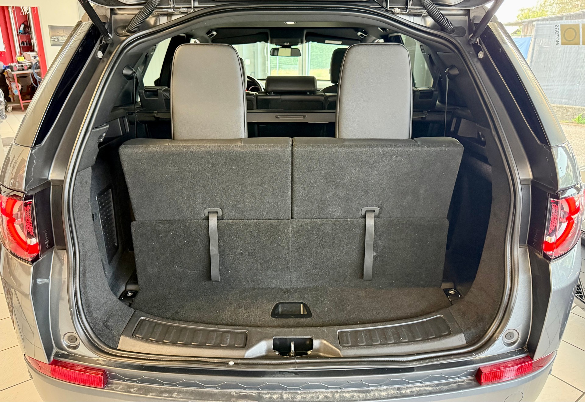 LAND ROVER Discovery Sport 2.0 TD4 HSE AT9-image-25