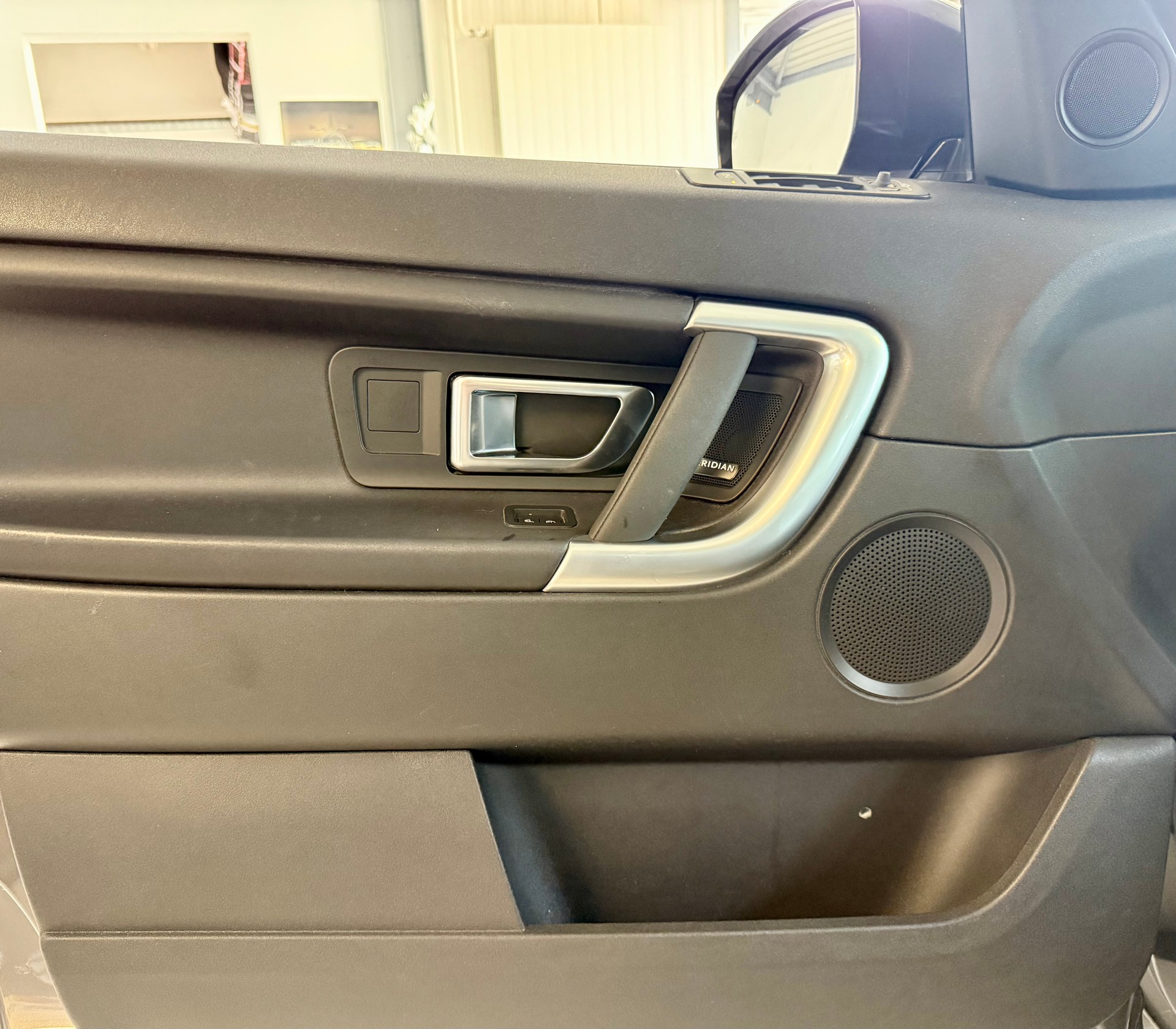 LAND ROVER Discovery Sport 2.0 TD4 HSE AT9-image-21