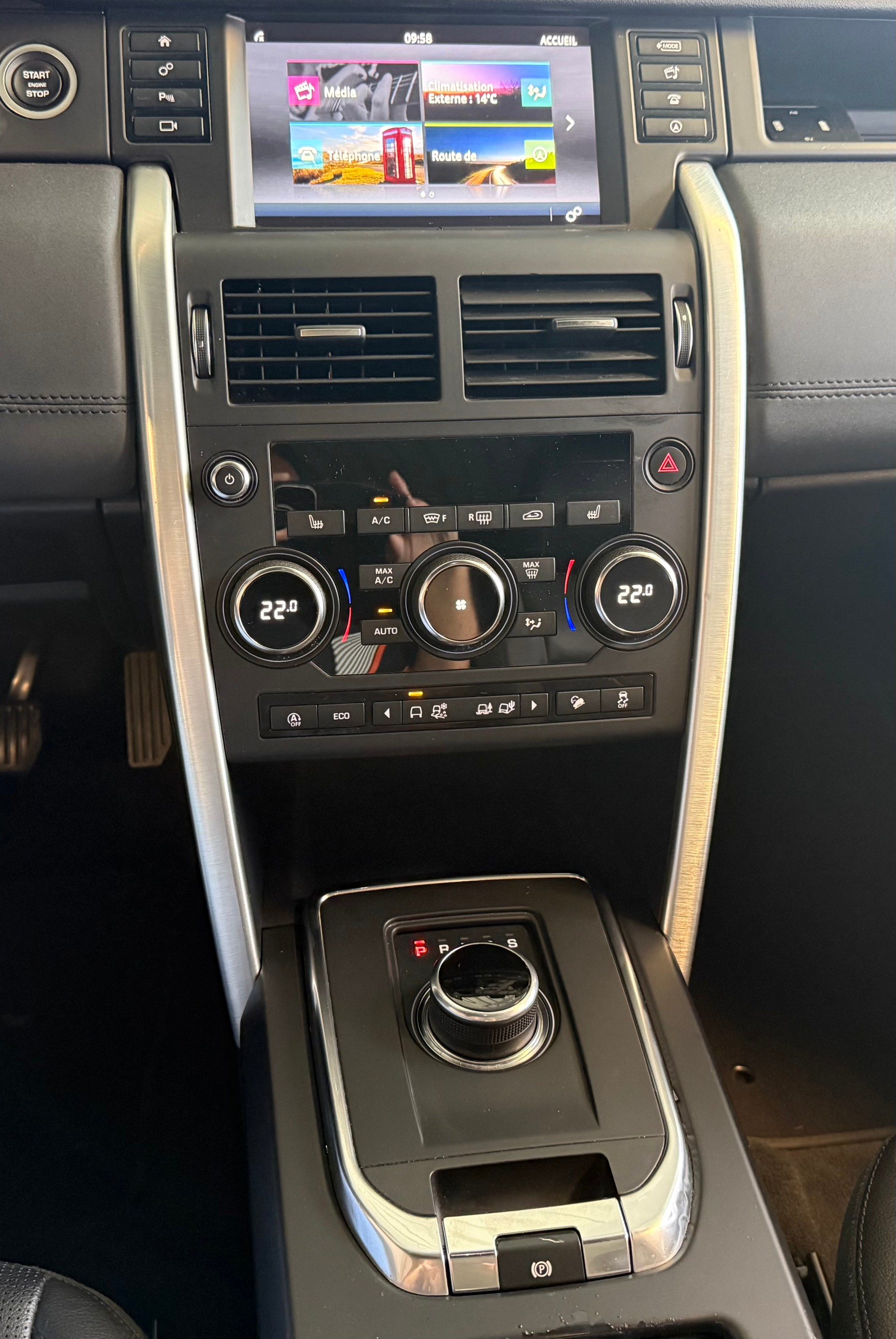 LAND ROVER Discovery Sport 2.0 TD4 HSE AT9-image-18