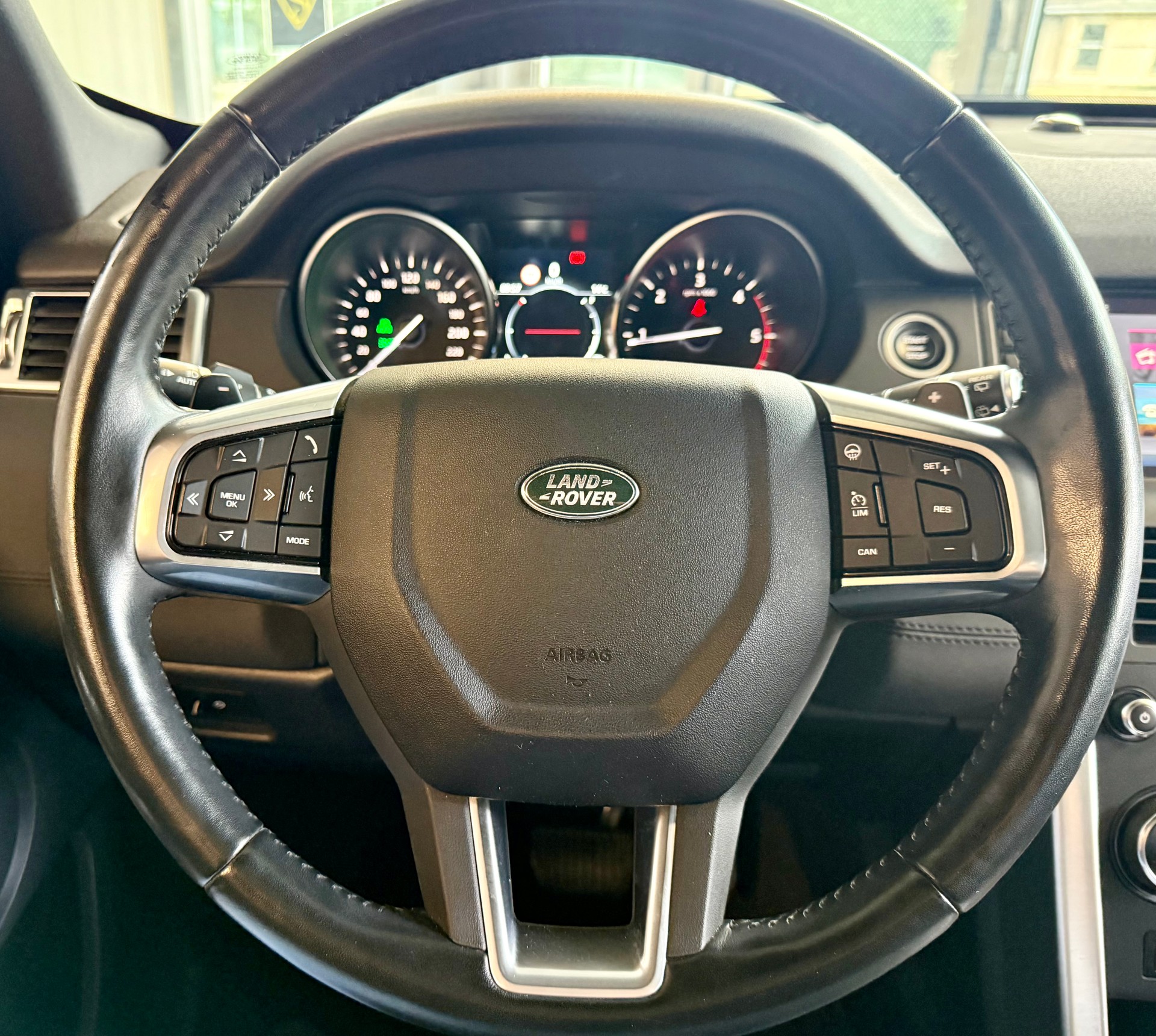 LAND ROVER Discovery Sport 2.0 TD4 HSE AT9-image-16