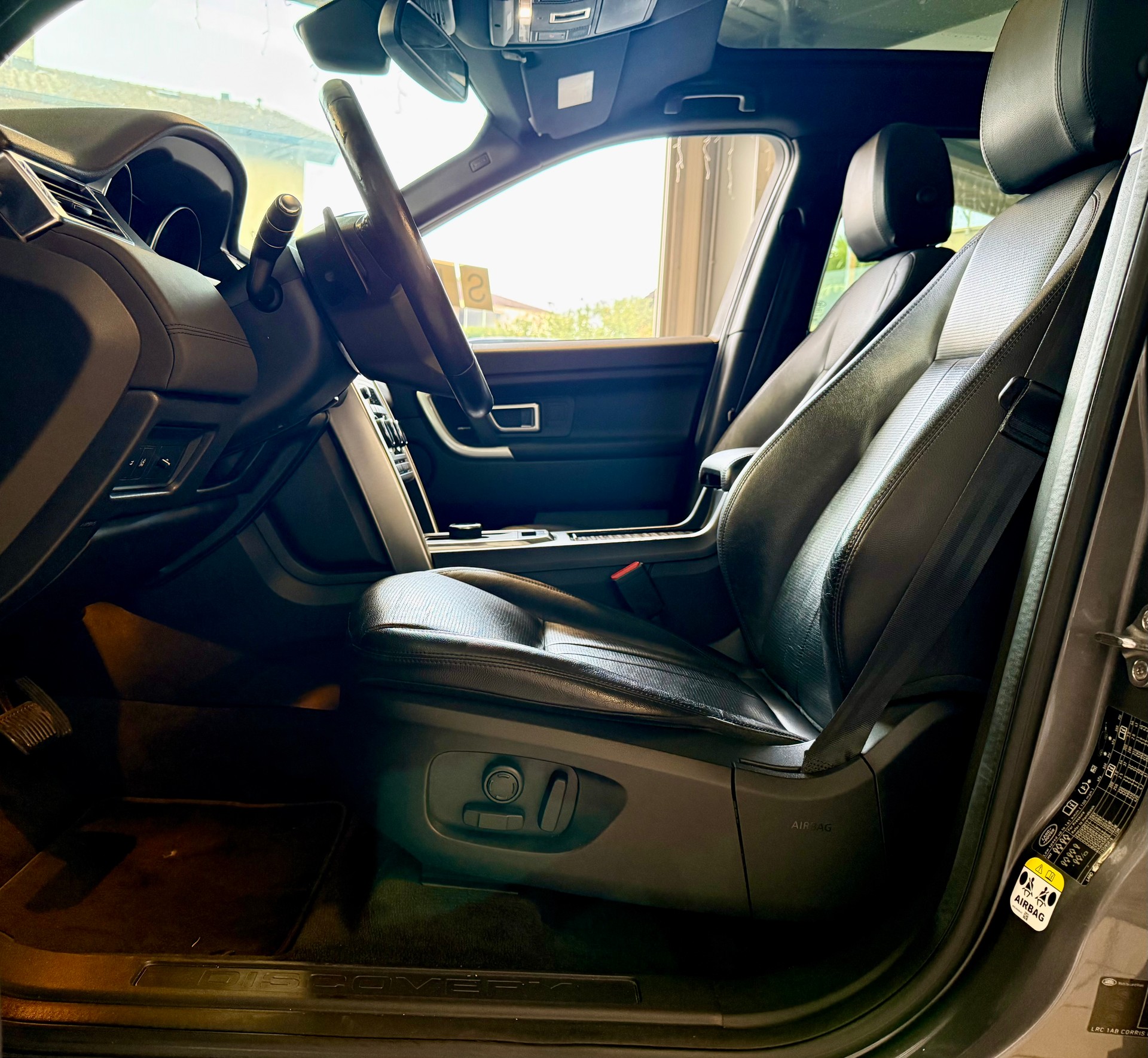 LAND ROVER Discovery Sport 2.0 TD4 HSE AT9-image-11