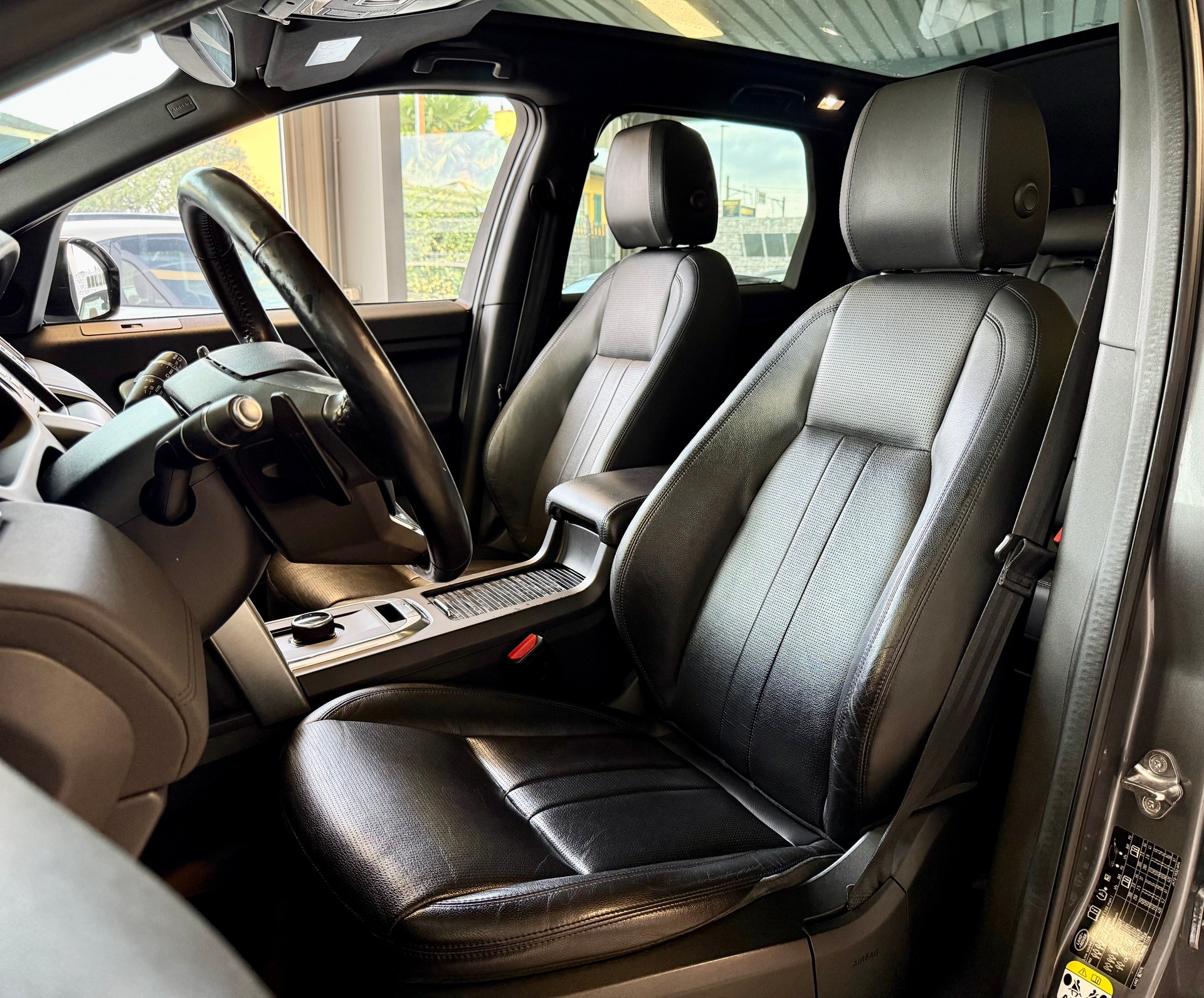 LAND ROVER Discovery Sport 2.0 TD4 HSE AT9-image-14