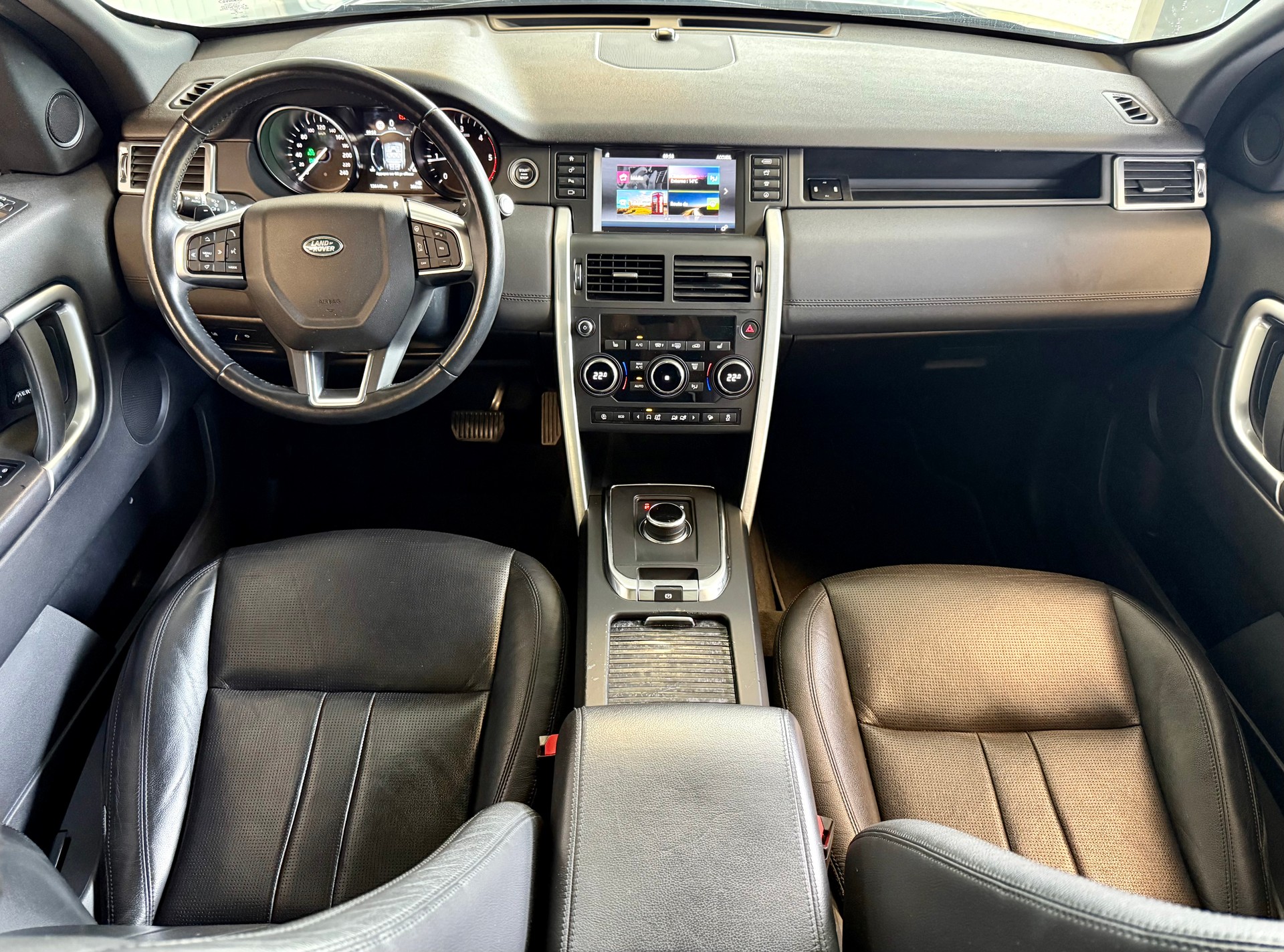 LAND ROVER Discovery Sport 2.0 TD4 HSE AT9-image-15