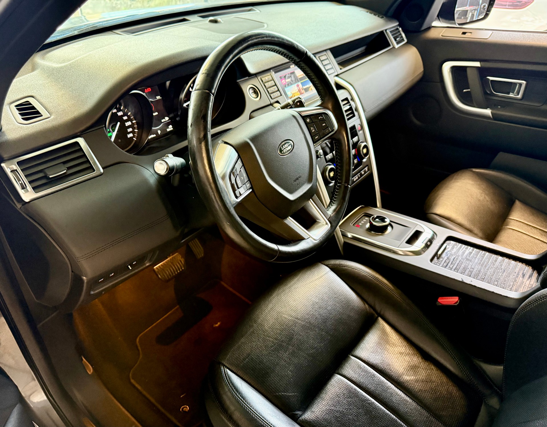 LAND ROVER Discovery Sport 2.0 TD4 HSE AT9-image-12