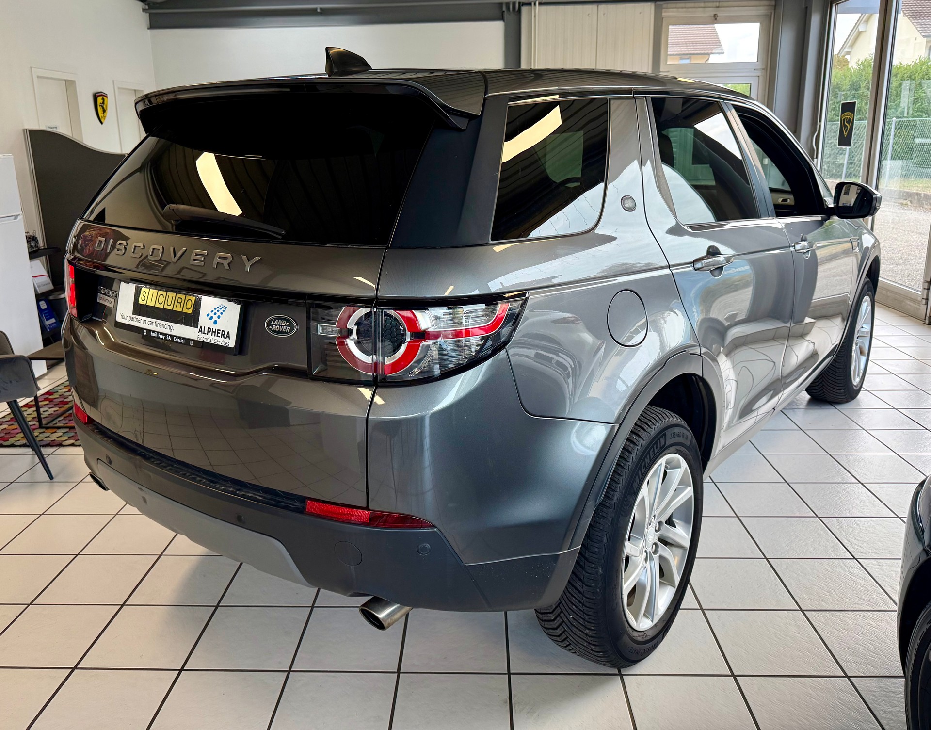 LAND ROVER Discovery Sport 2.0 TD4 HSE AT9-image-9