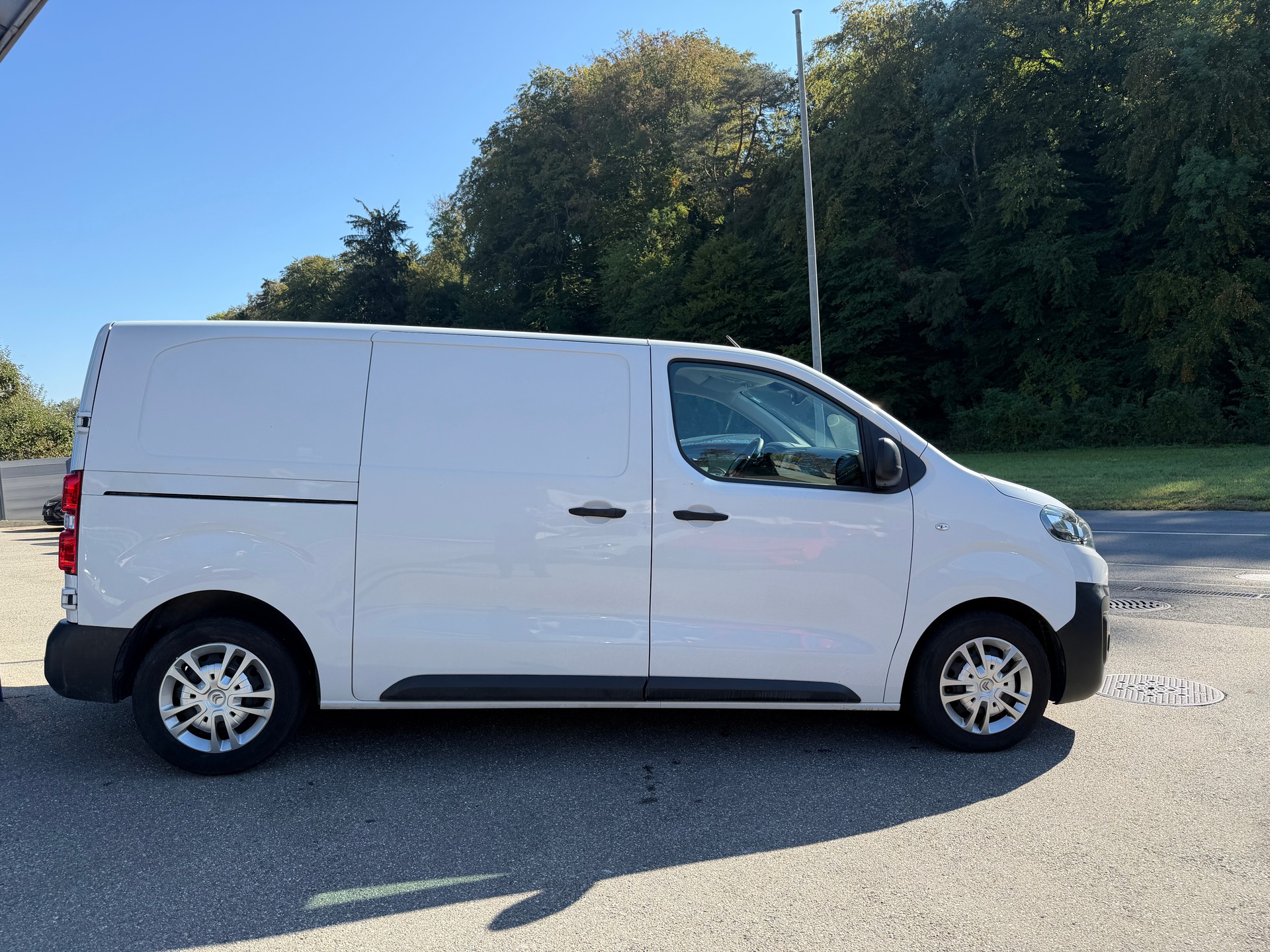 CITROEN Jumpy 2.0 BlueHDi 140 M Club EAT8-image-2