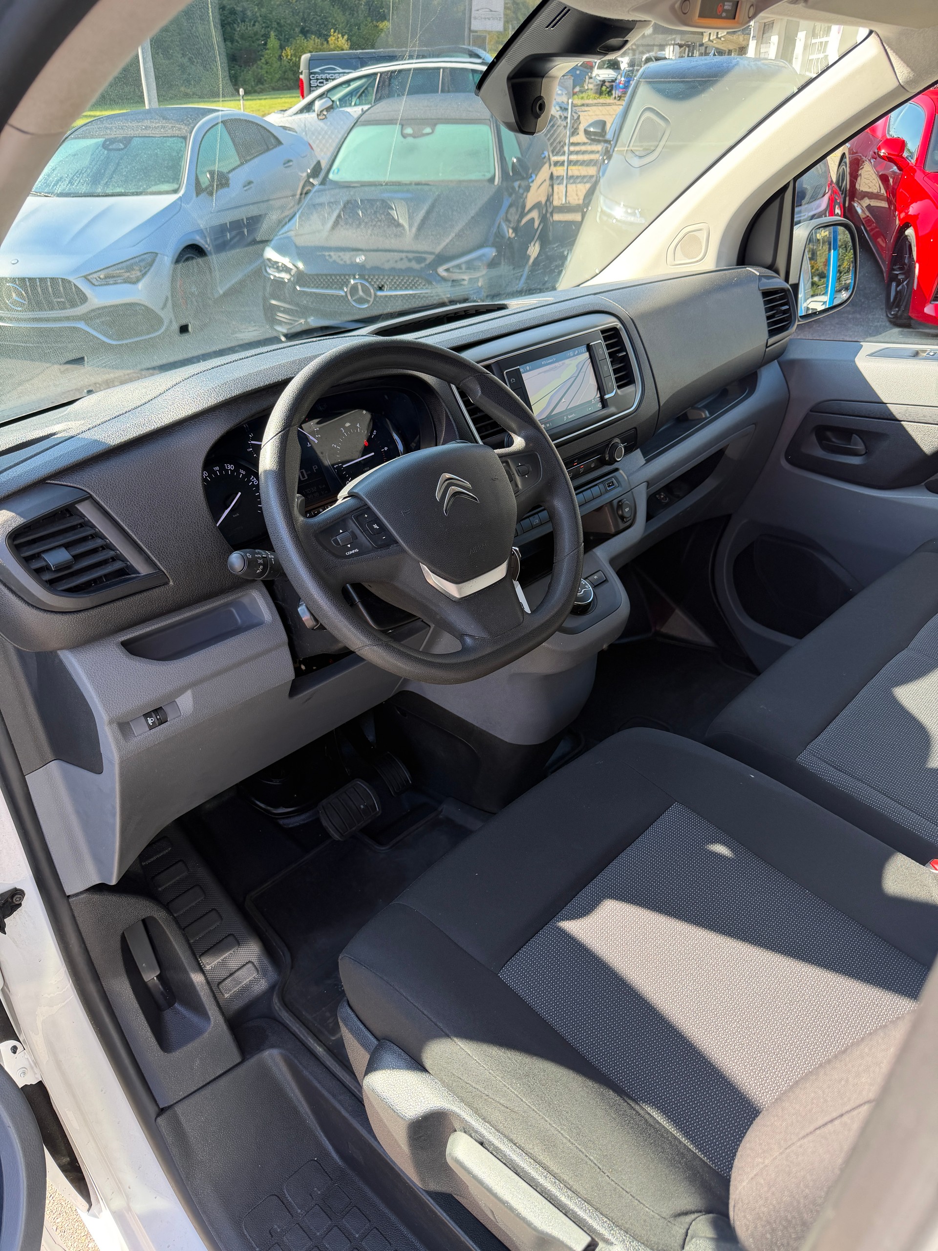 CITROEN Jumpy 2.0 BlueHDi 140 M Club EAT8-image-9