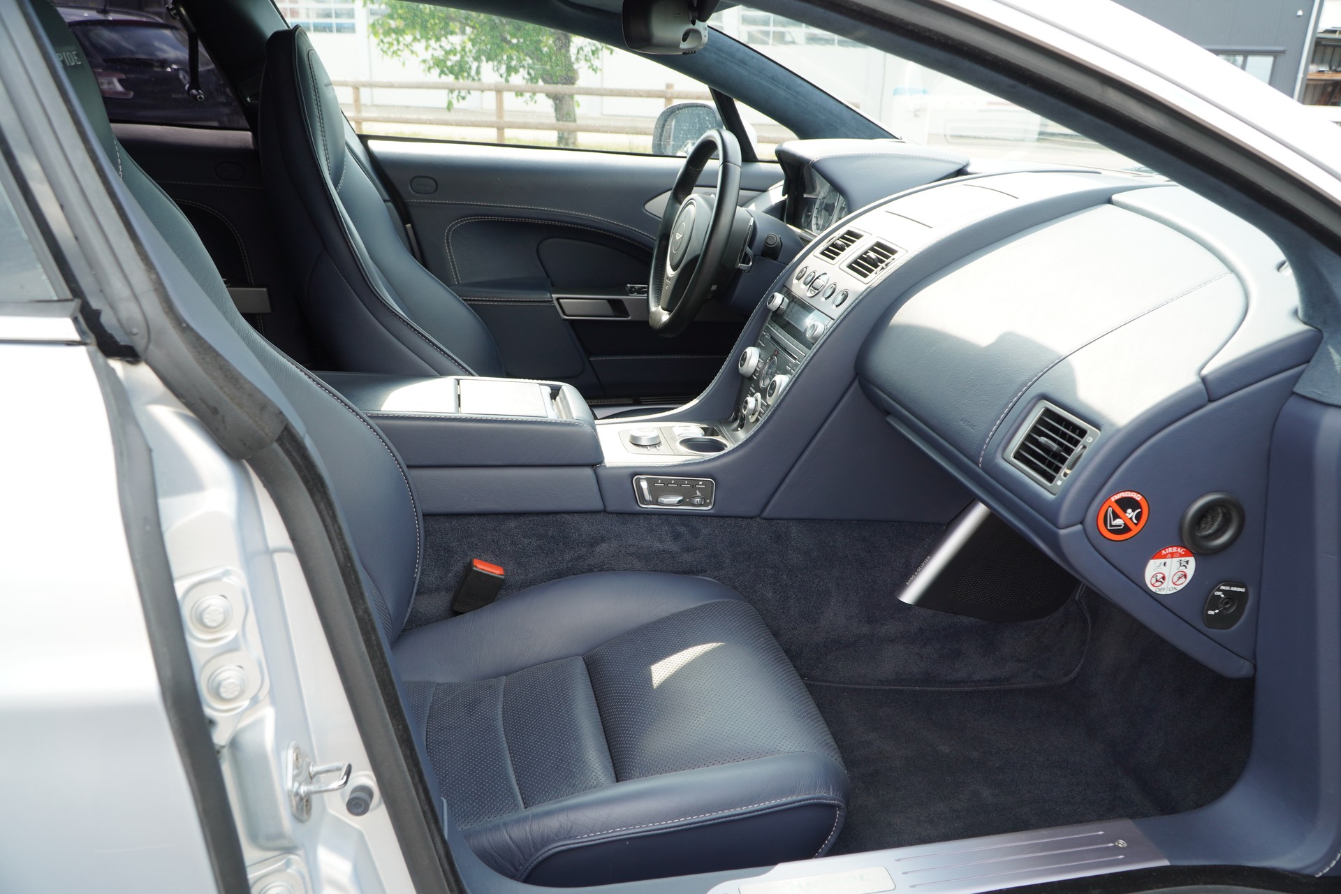 ASTON MARTIN Rapide 5.9 V12 Touchtronic 2-image-11