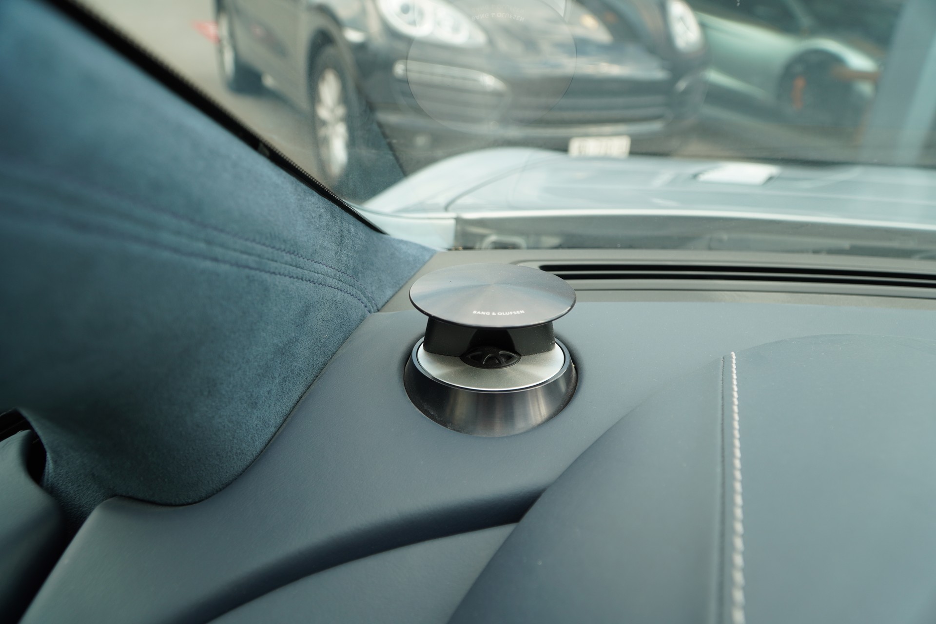 ASTON MARTIN Rapide 5.9 V12 Touchtronic 2-image-25