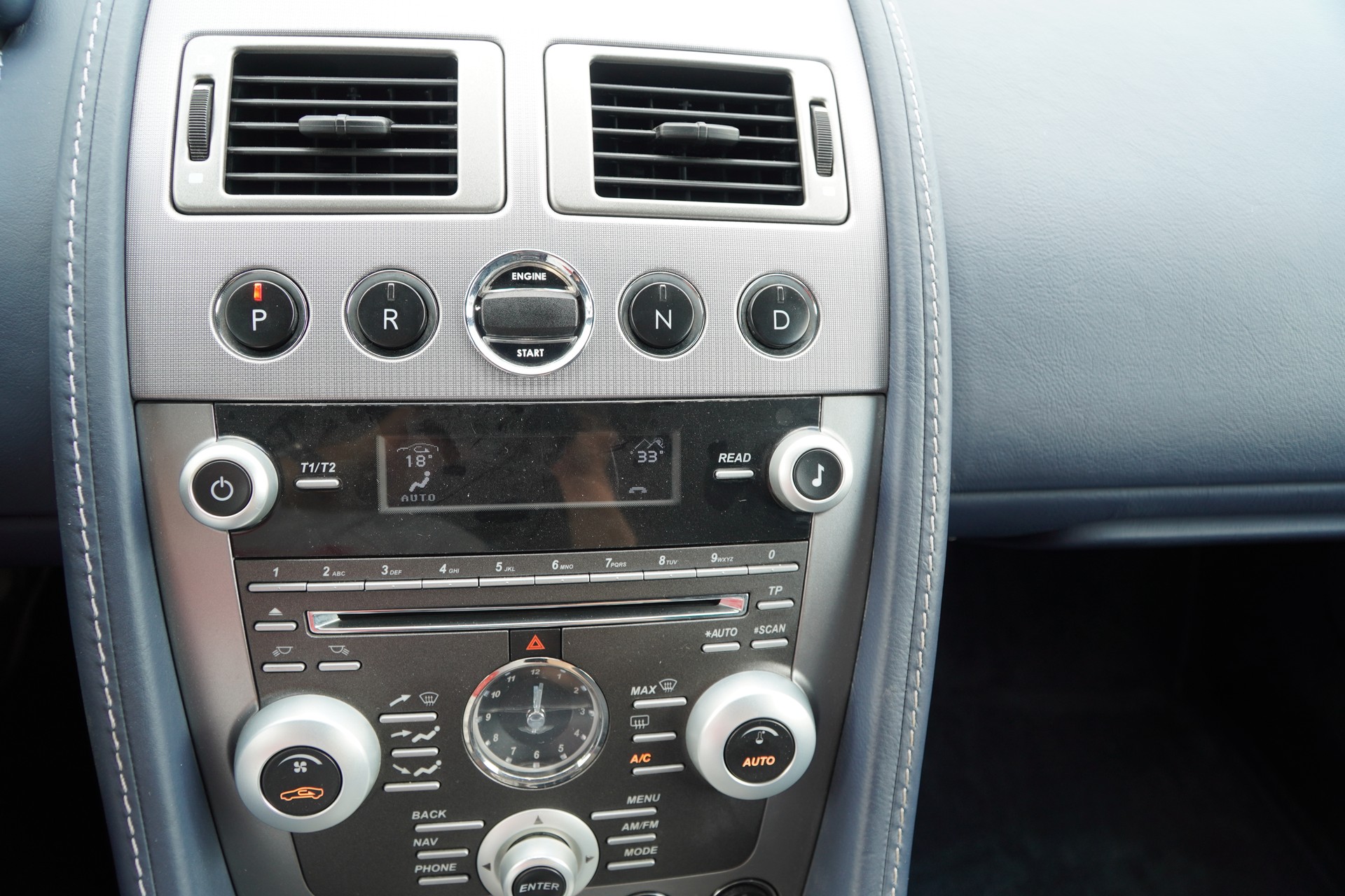 ASTON MARTIN Rapide 5.9 V12 Touchtronic 2-image-24