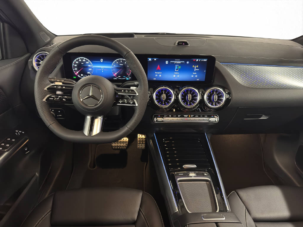 MERCEDES-BENZ GLA 250 Swiss Star-image-13