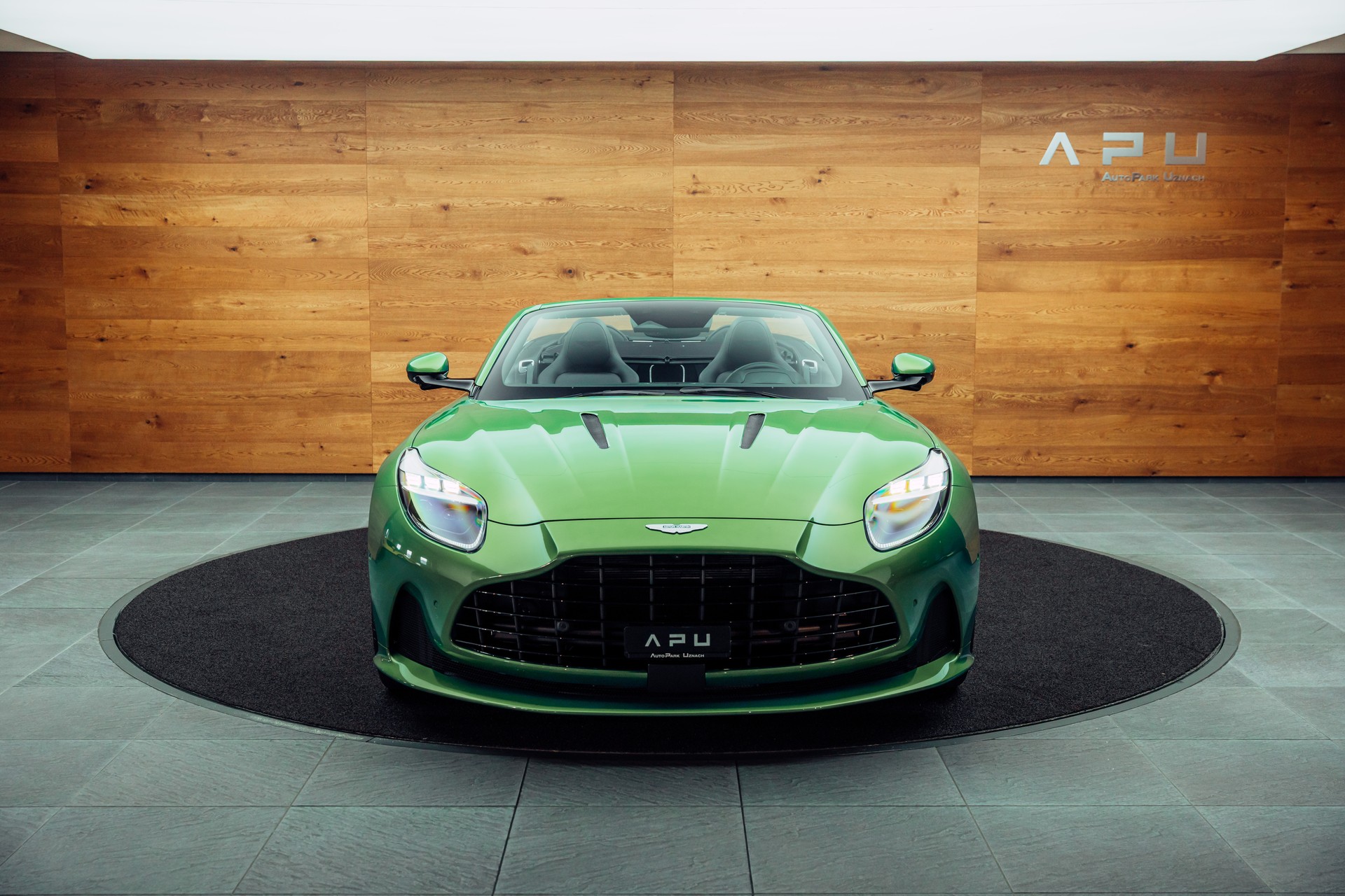 ASTON MARTIN DB12 Volante 4.0 V8 Bi-Turbo-image-16