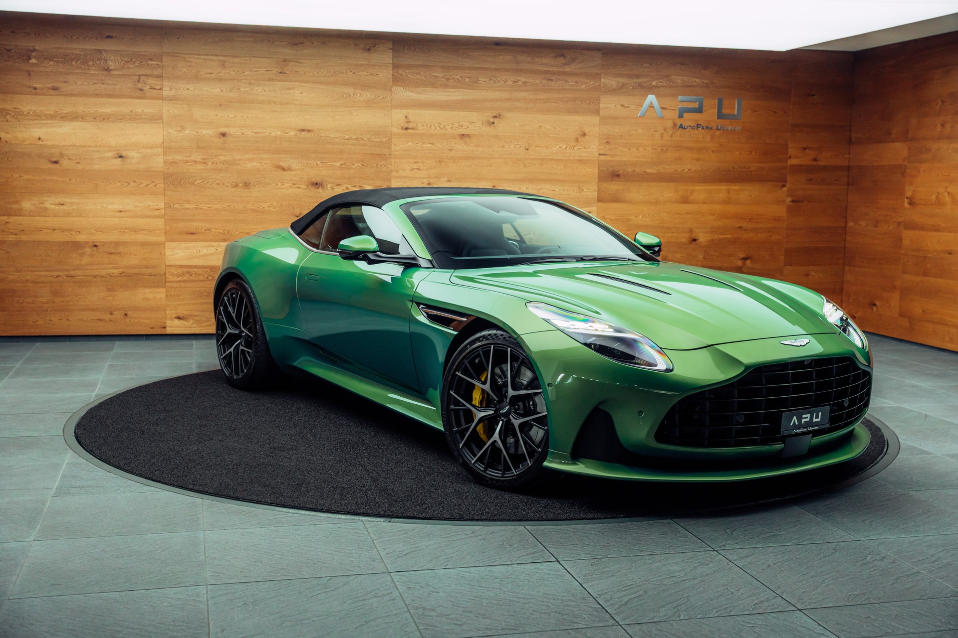 ASTON MARTIN DB12 Volante 4.0 V8 Bi-Turbo-image-21