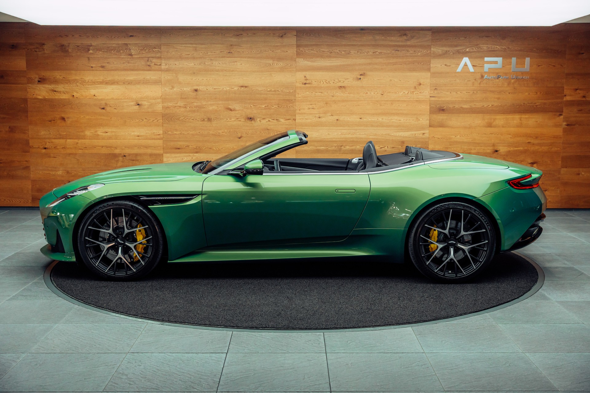 ASTON MARTIN DB12 Volante 4.0 V8 Bi-Turbo-image-8