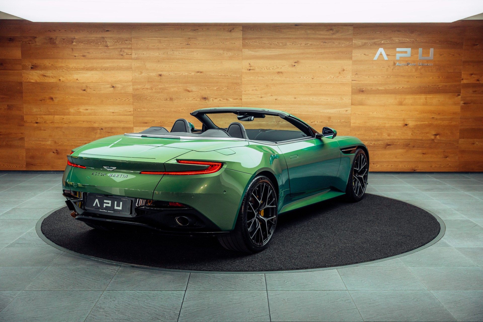 ASTON MARTIN DB12 Volante 4.0 V8 Bi-Turbo-image-1