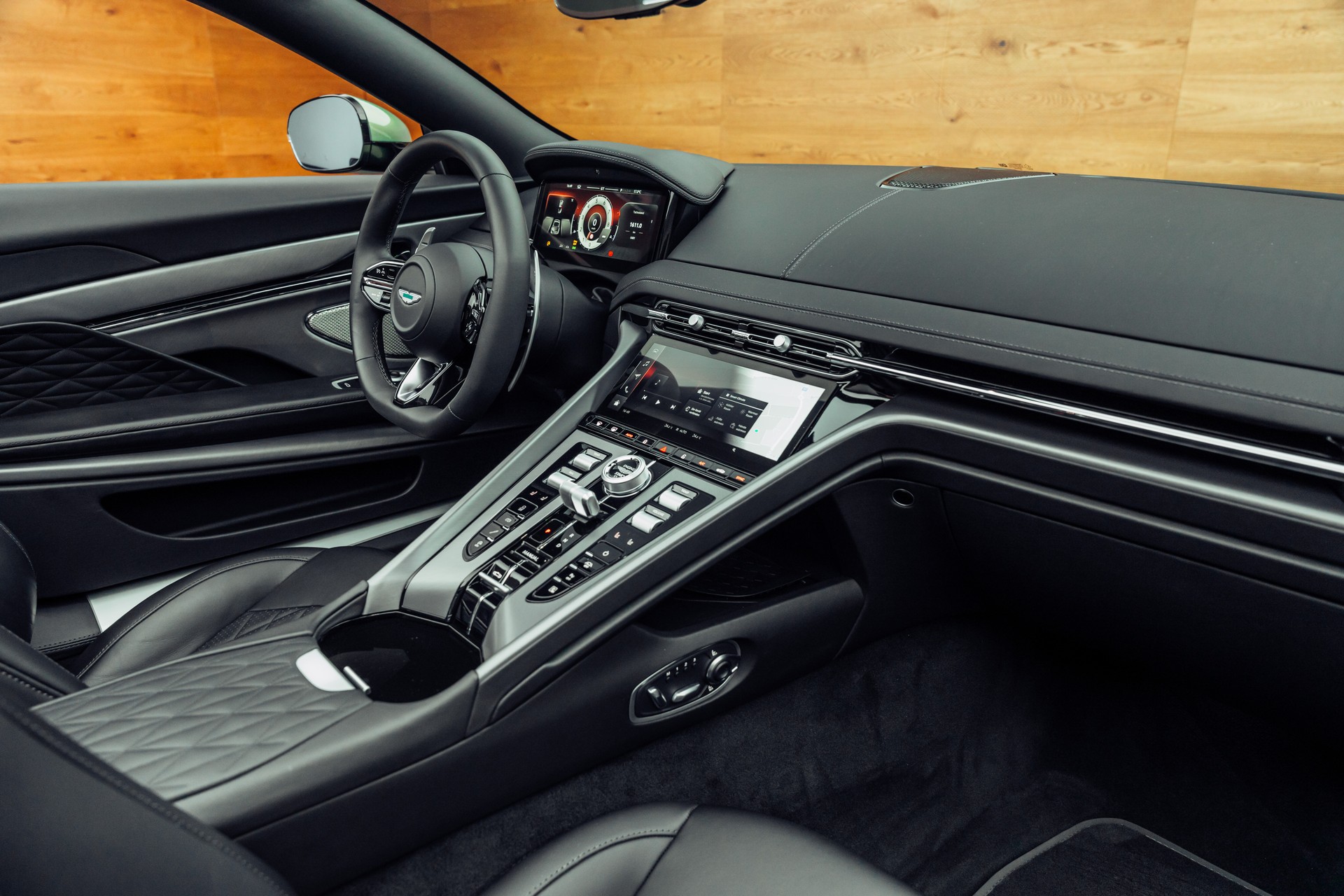 ASTON MARTIN DB12 Volante 4.0 V8 Bi-Turbo-image-5