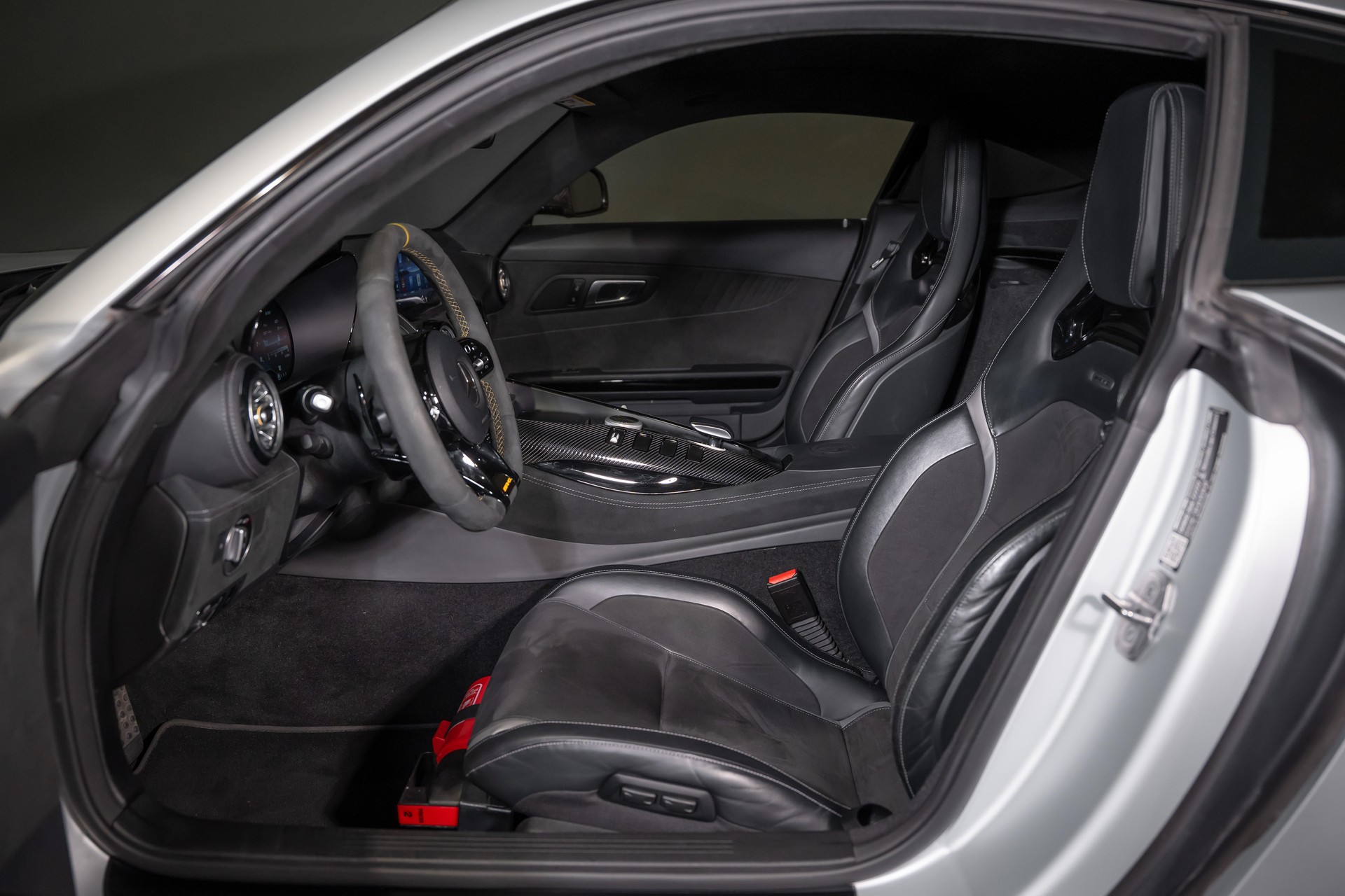 MERCEDES-BENZ AMG GT Coupé AMG GT R-image-18