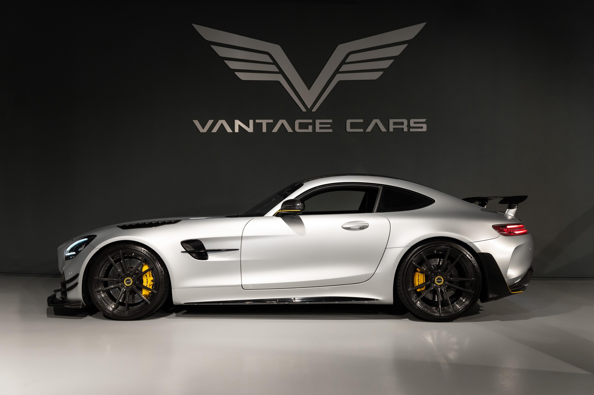 MERCEDES-BENZ AMG GT Coupé AMG GT R-image-1