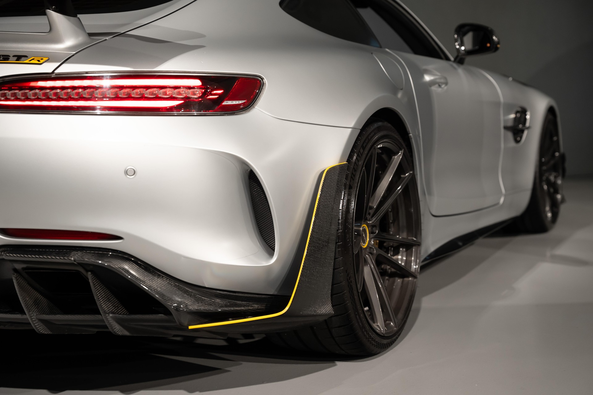 MERCEDES-BENZ AMG GT Coupé AMG GT R-image-14