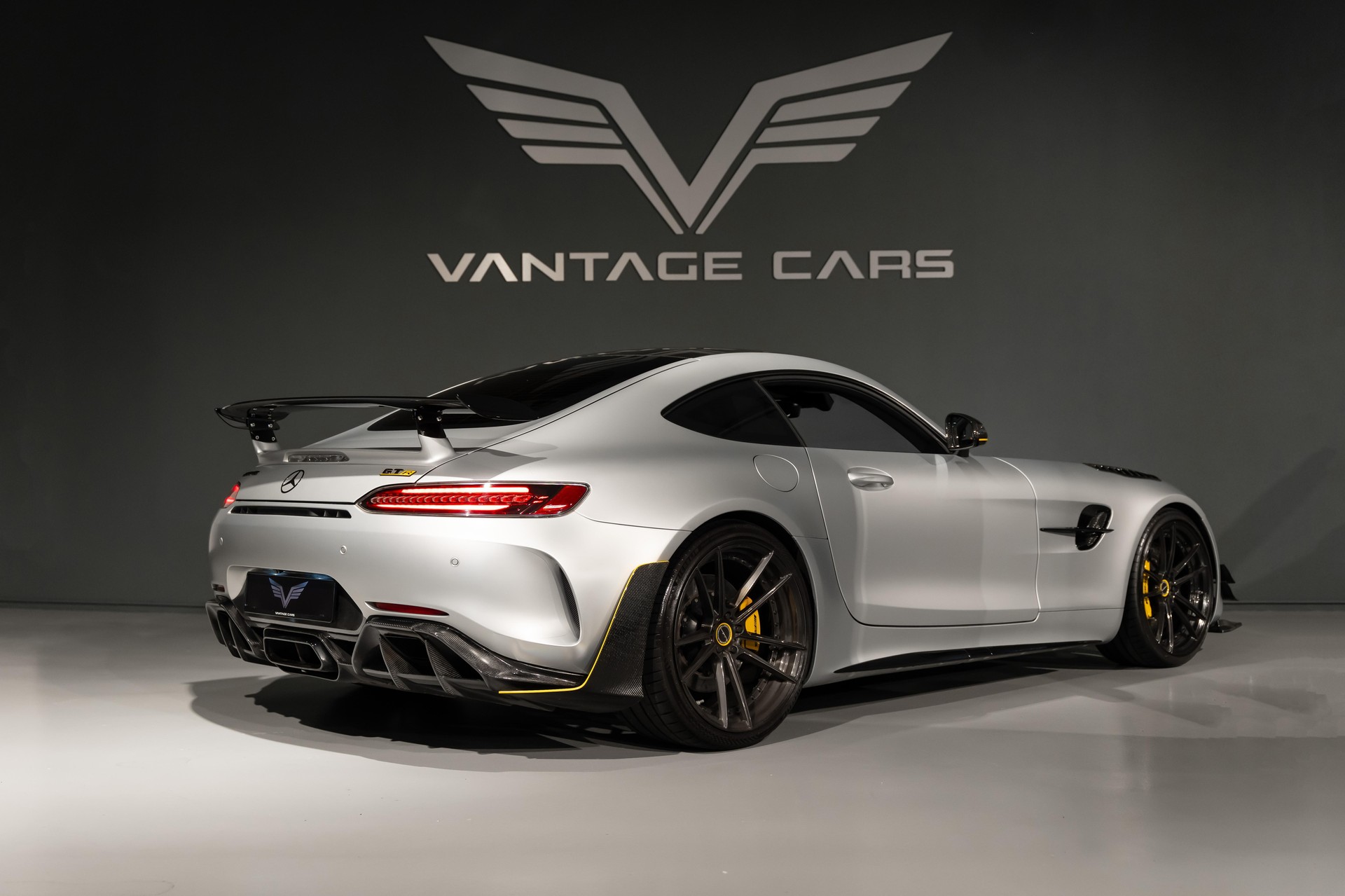 MERCEDES-BENZ AMG GT Coupé AMG GT R-image-2