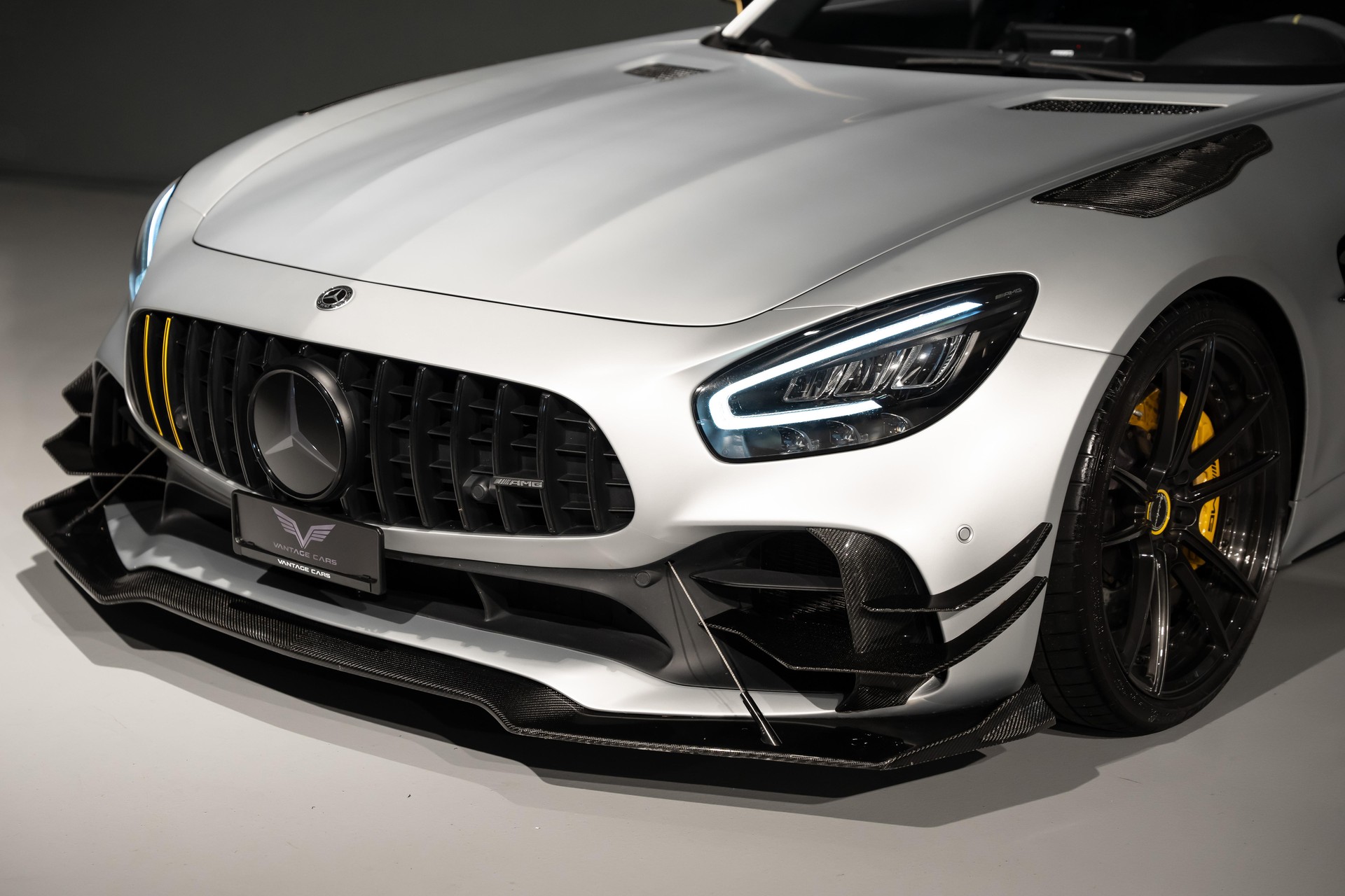 MERCEDES-BENZ AMG GT Coupé AMG GT R-image-4