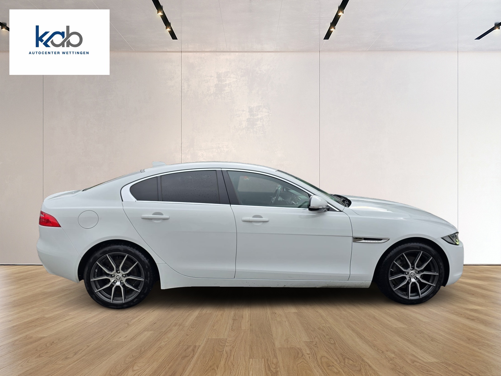 JAGUAR XE 20d Automatik 180 PS-image-7