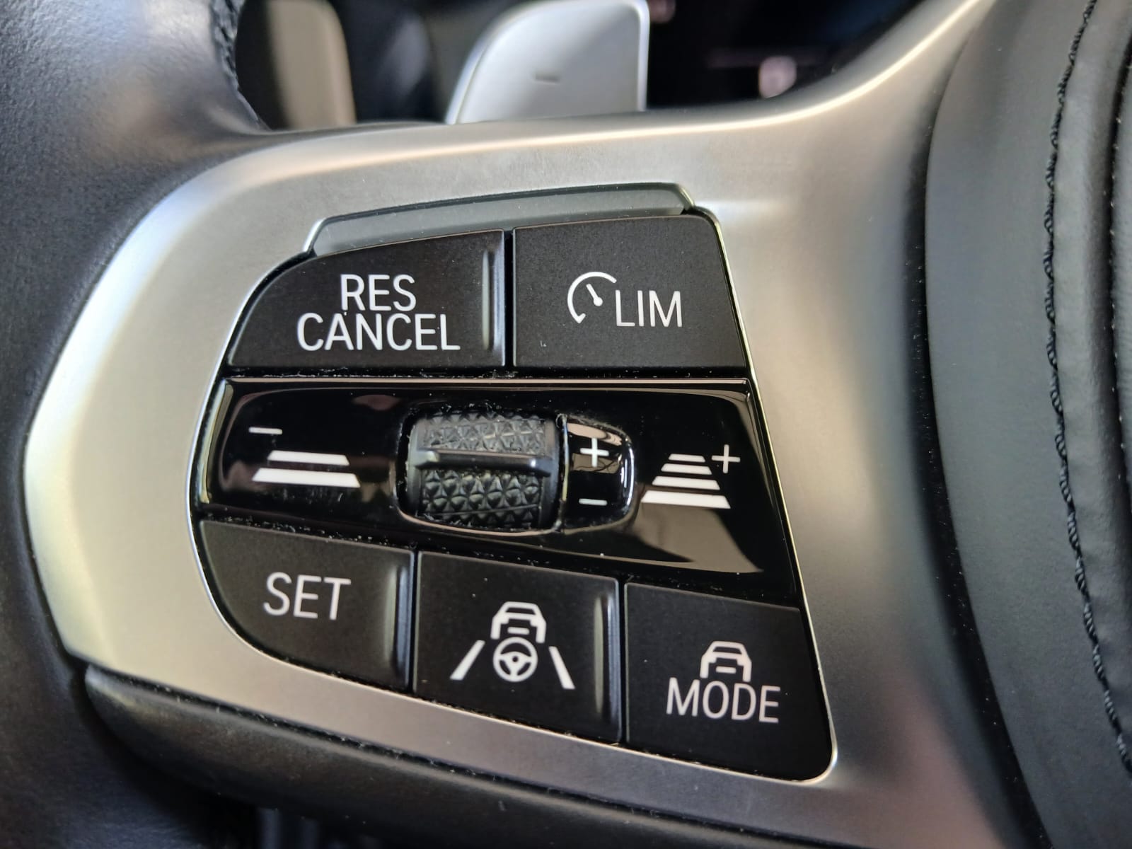 BMW M440i xDrive Coupé-image-9