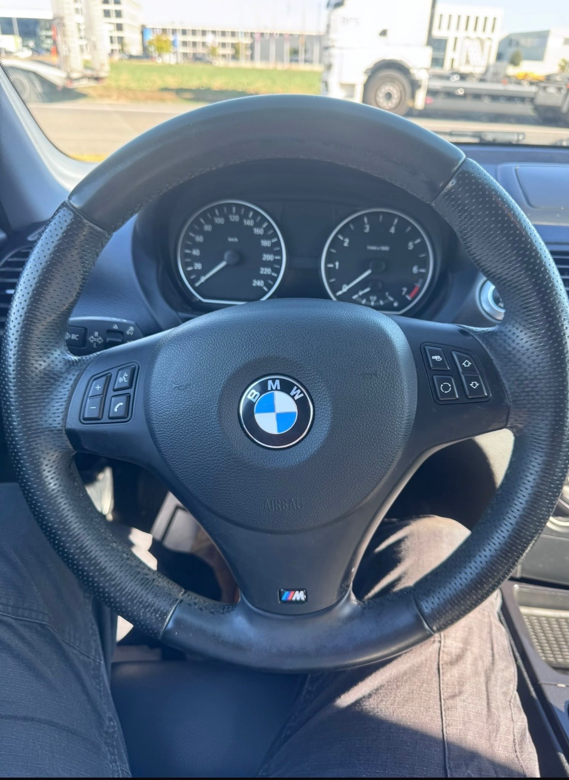 BMW 118i M-image-7