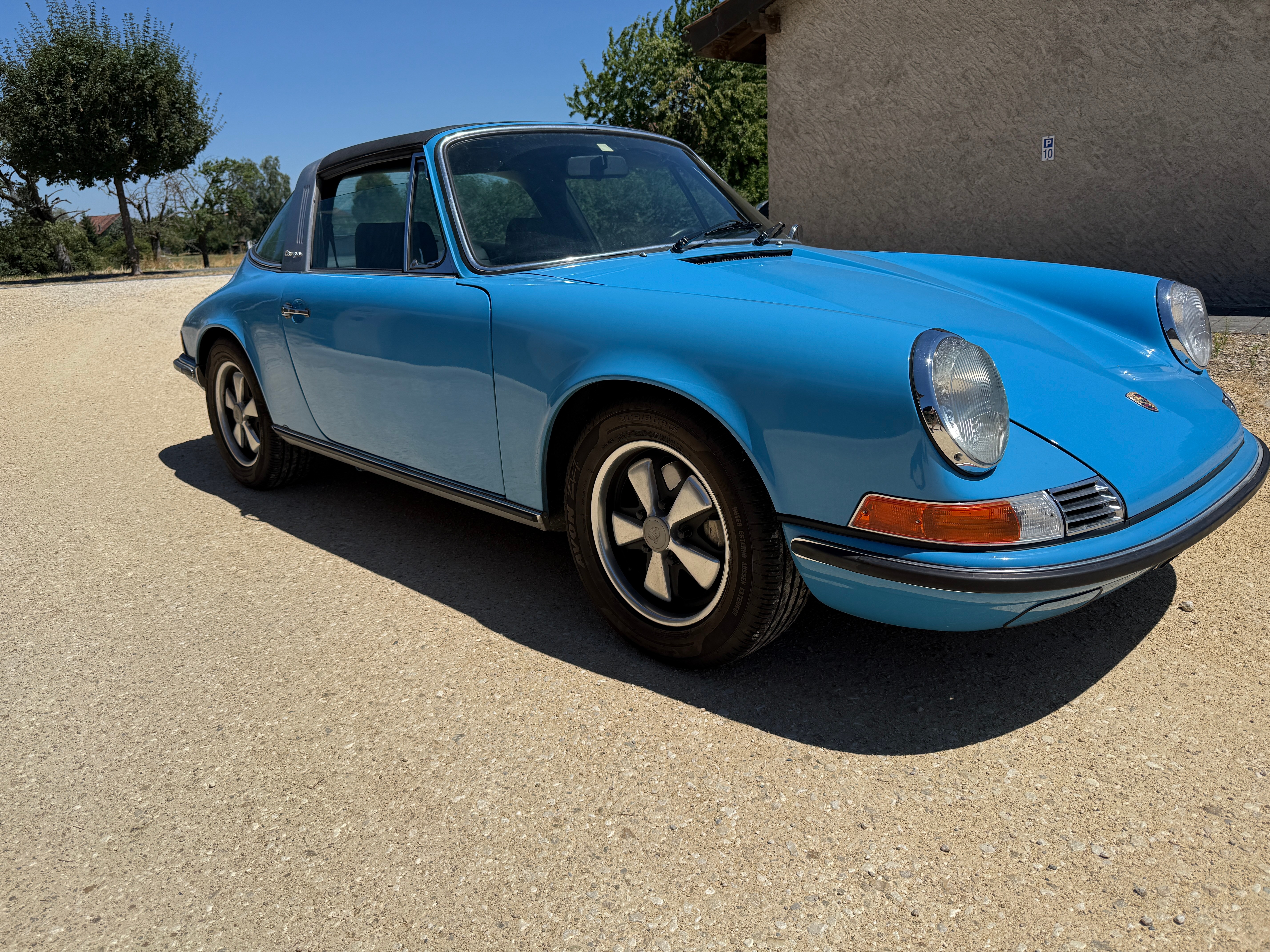 Car photo