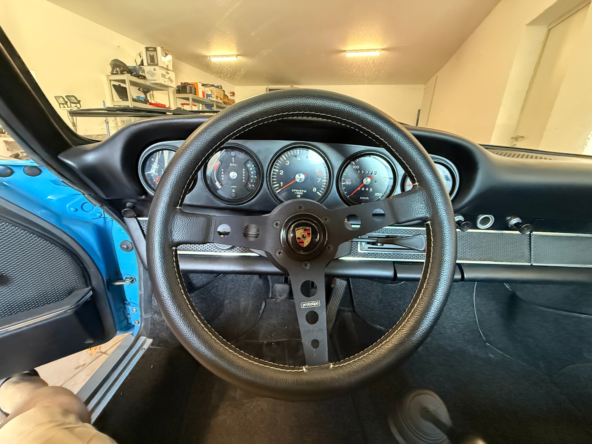 PORSCHE 911 E 2.2 Targa-image-3