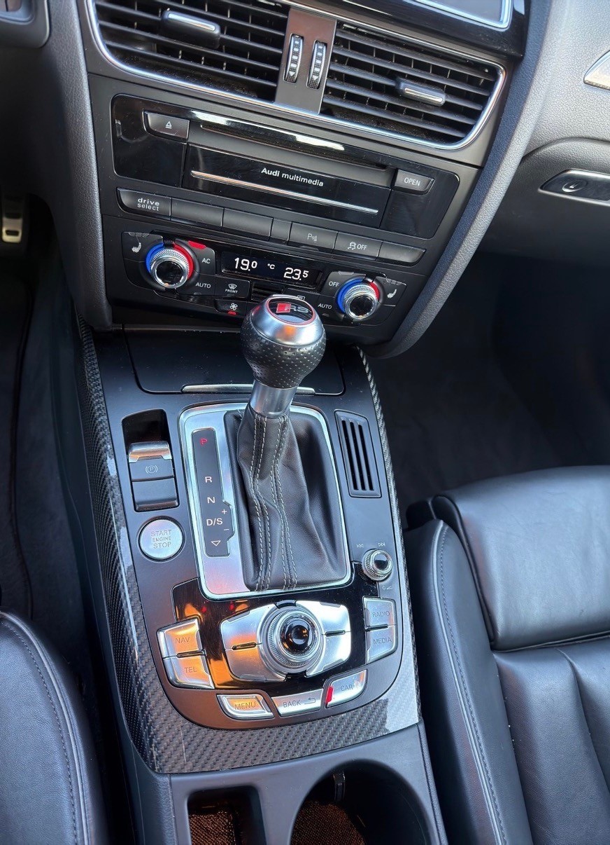 AUDI RS4 Avant 4.2 FSI V8 quattro S-tronic-image-11